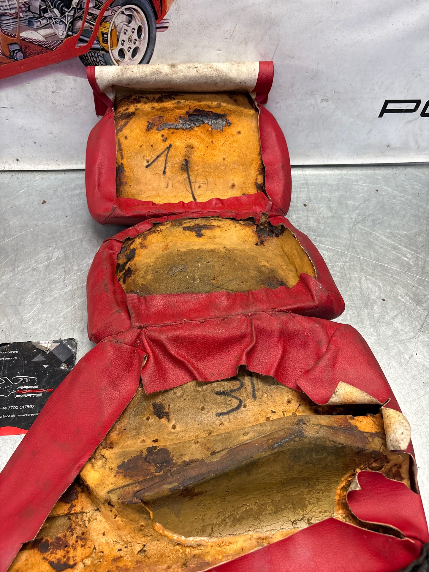 Porsche 928 rear left seat and center + upper cushion, used, can-can red 92852205951 / 92852208751 / 92852204550