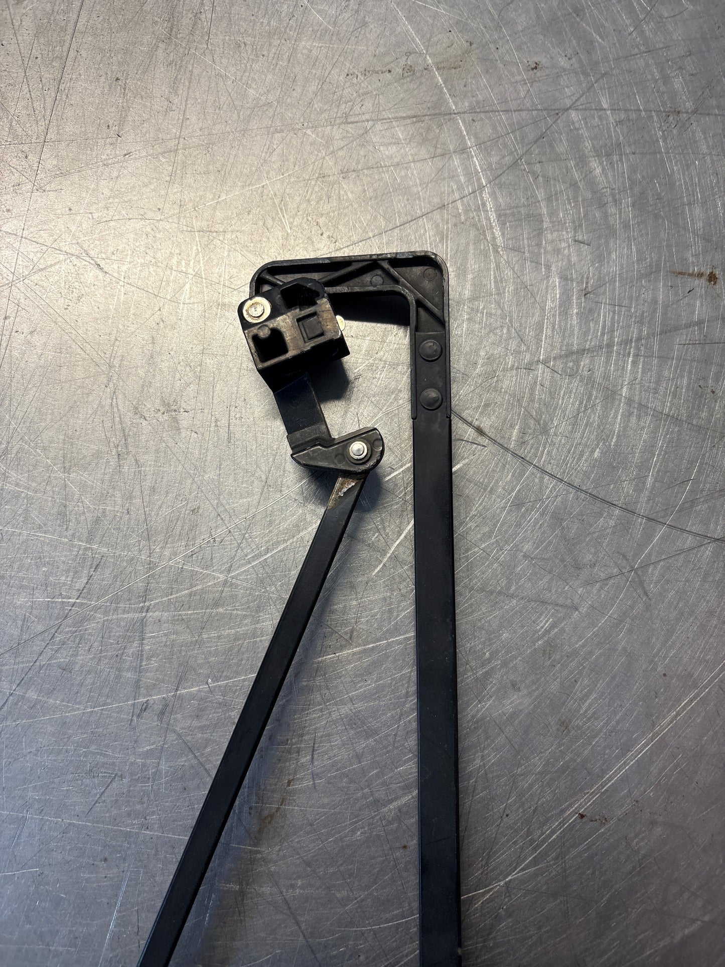 Porsche 928 rear wiper arm, used