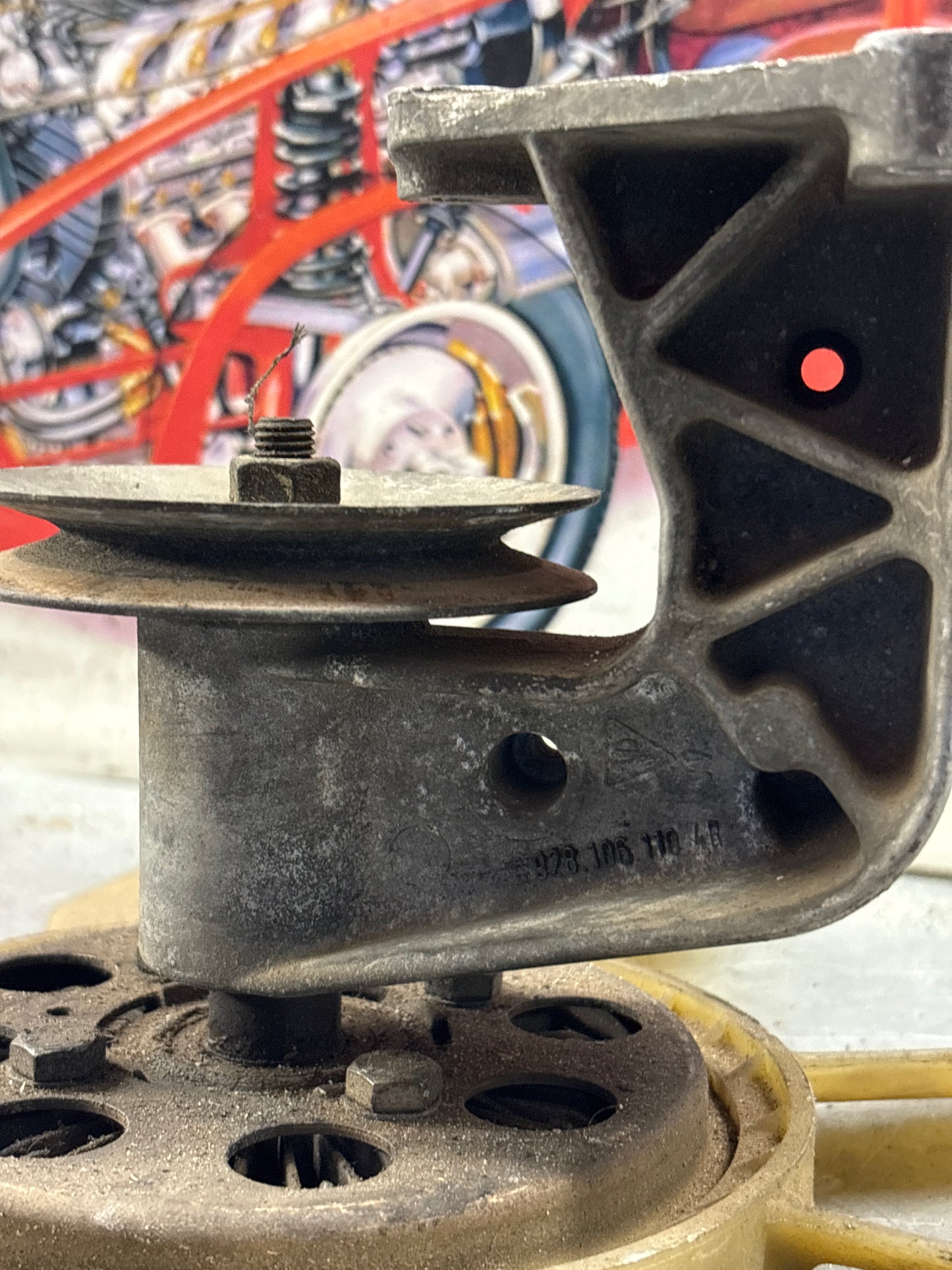 Porsche 928 late engine cooling fan clutch with bracket, used 92810611205 / 92810613701 / 9281061104R