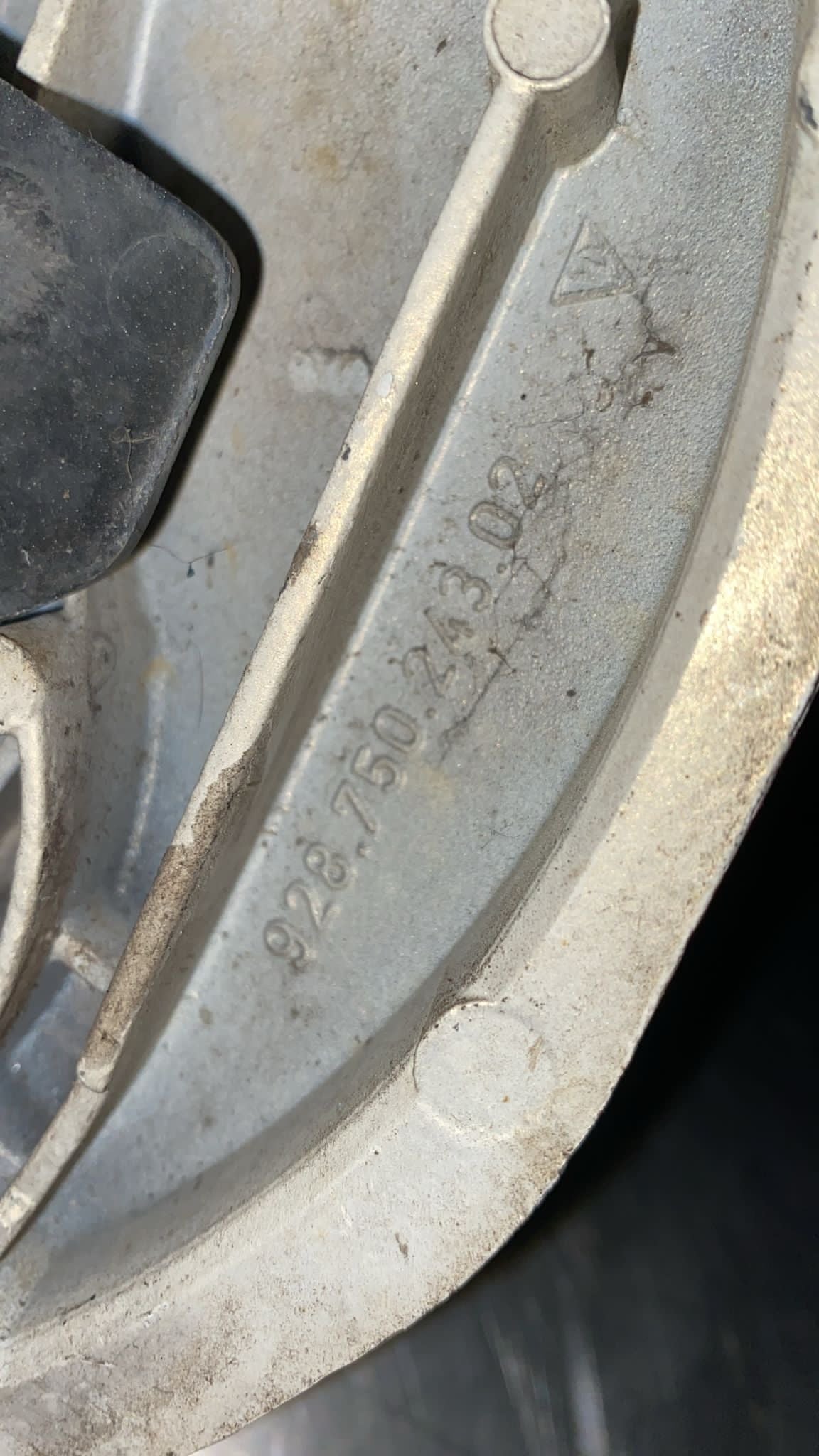 Porsche 928 right headlight swivel frame with bearing 92875024902 92875024302 92875021102 used