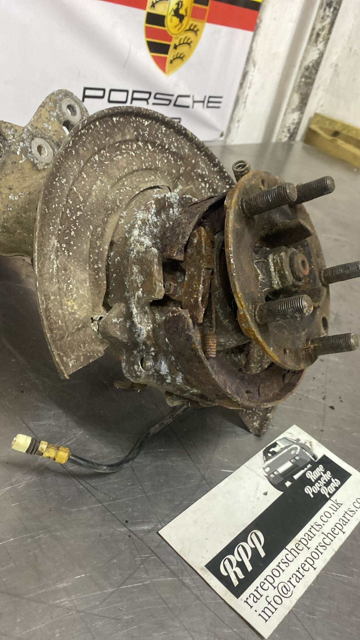 Porsche 944 Rear right trailing arm with ABS 9513315140R