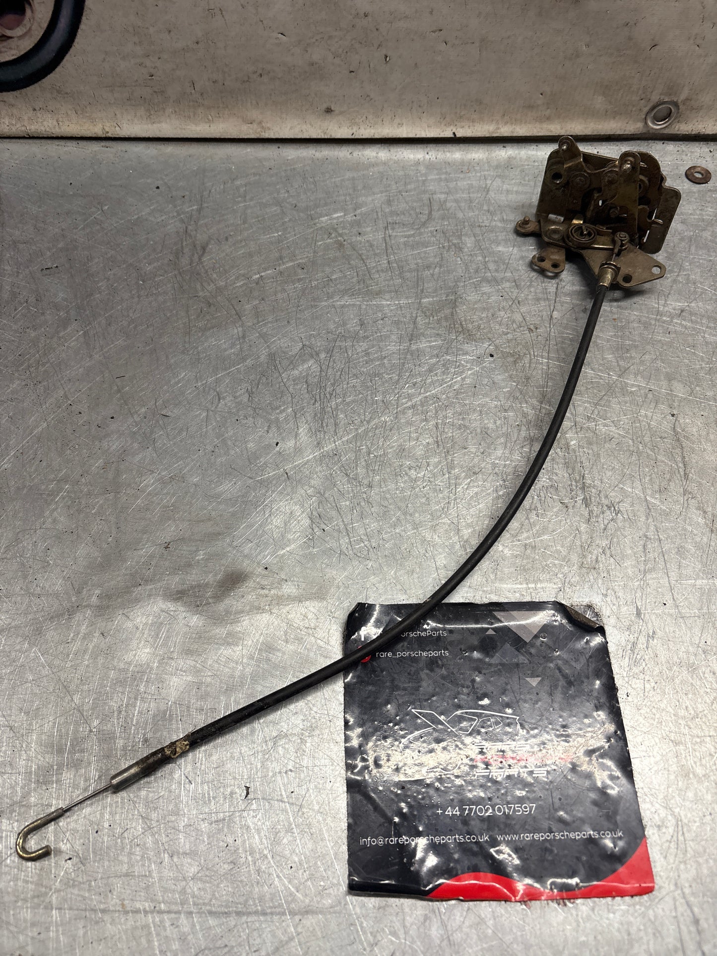 Porsche 928 left door lock mechanism 92853705302 used