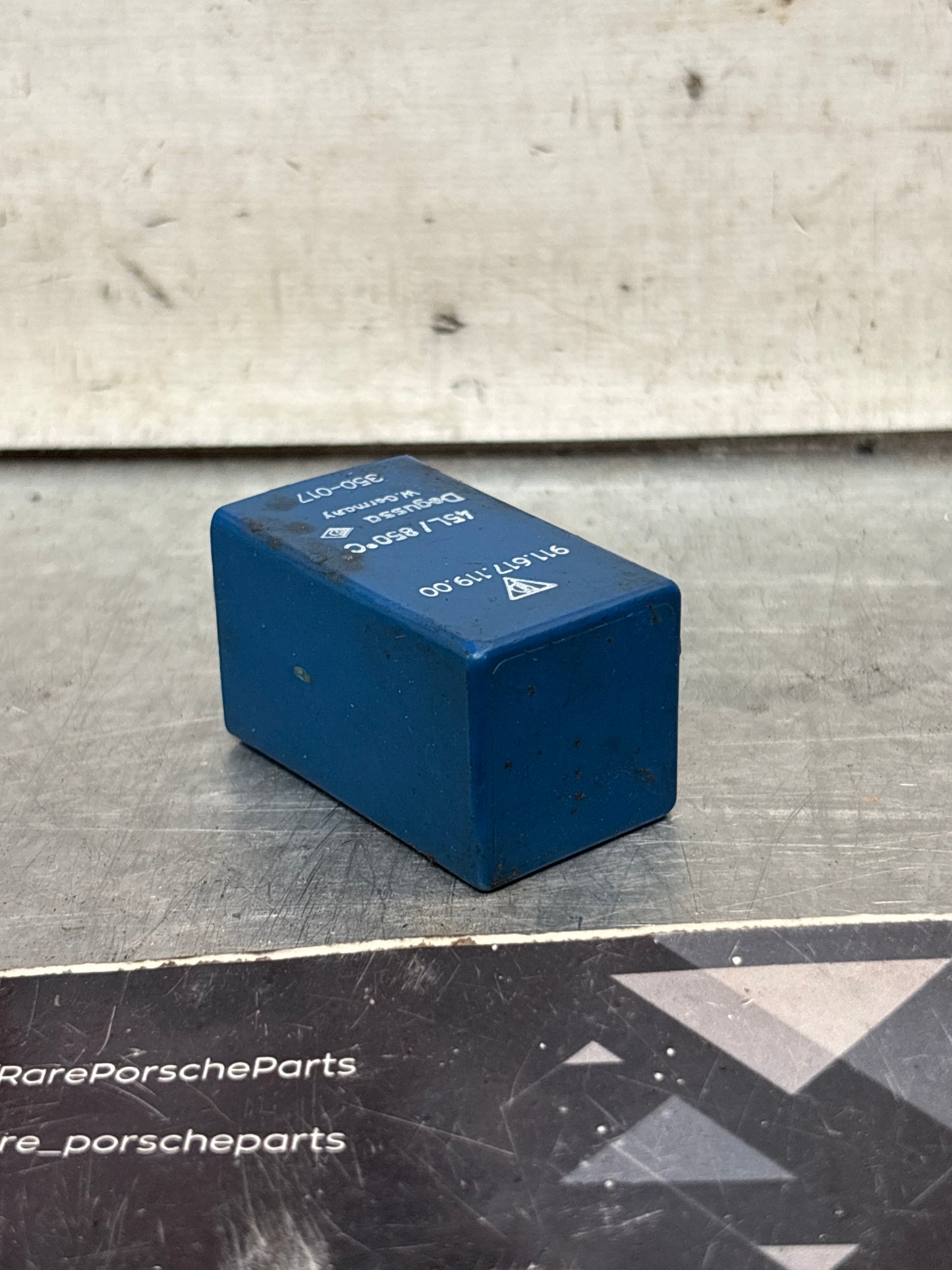 Porsche 928 S4 temperature monitoring relay, used 91161711900