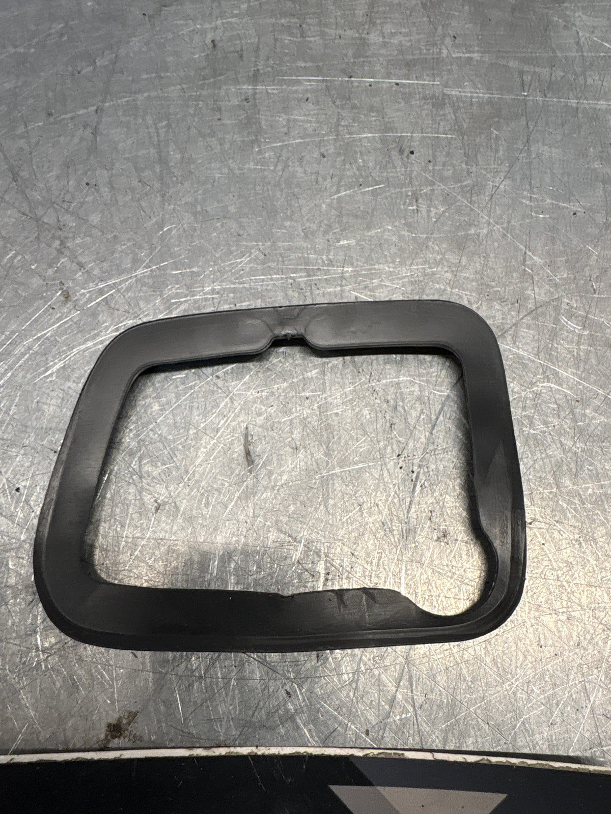 Porsche 924 / 944 early series 1 -85.5 mirror rubber gasket, LHD ONLY left Side 94473150500