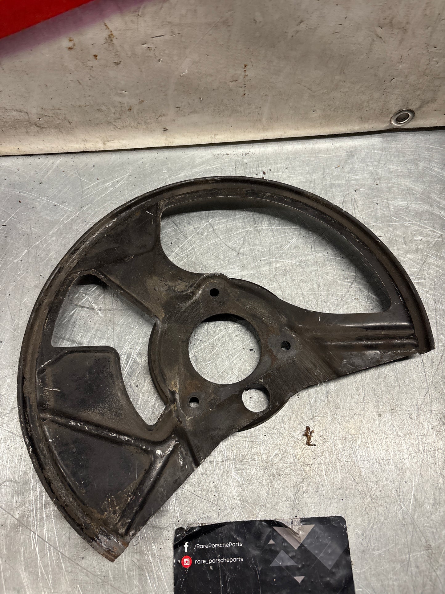 Piastra parapolvere supporto disco anteriore Porsche 944 S2 ((2))