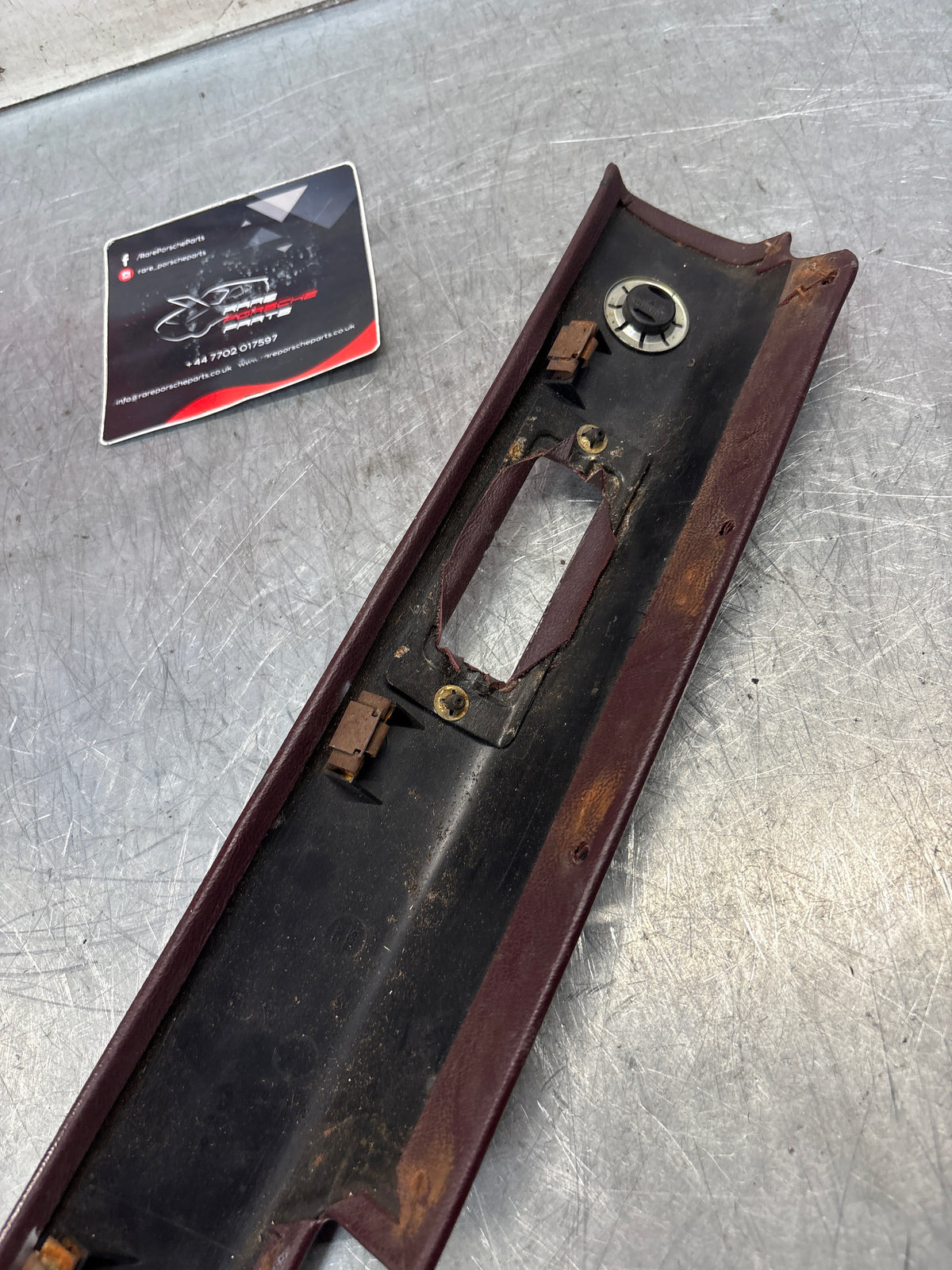 Porsche 928 tailgate interior trim, used, burgundy 92855504705