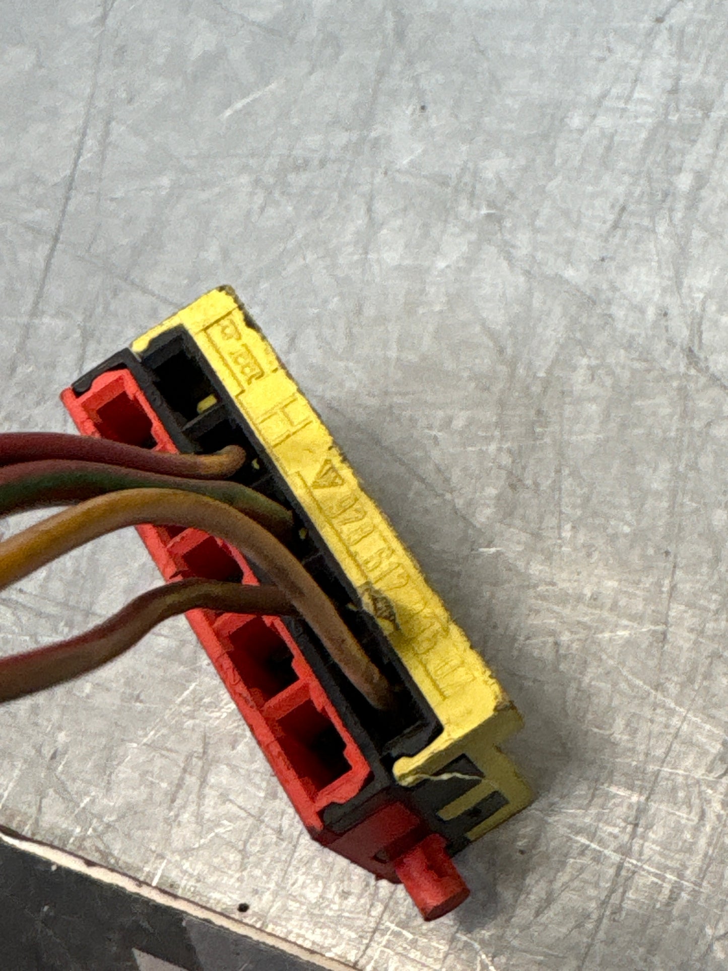 Porsche 944 85.5- fuse box pigtail, used yellow-red 92861233507