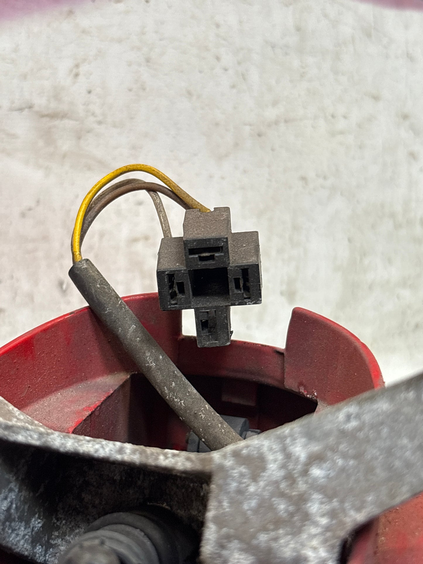 Porsche 928 left headlight swivel frame 92875024902 92875024302 used