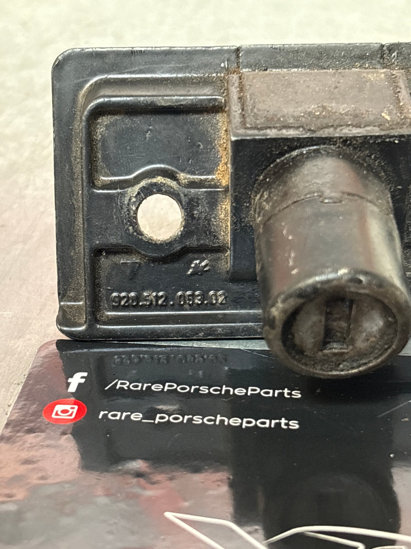 Porsche 928 Lid Lock, used 92851205302