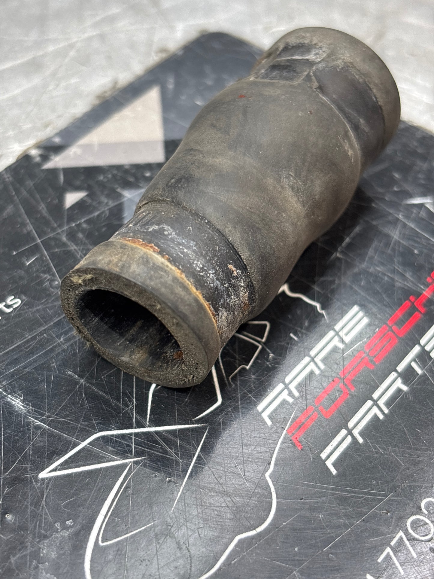 Porsche 944 S 87-89 / S2 89-91 / 968 Water radiator hose 94410625301, used