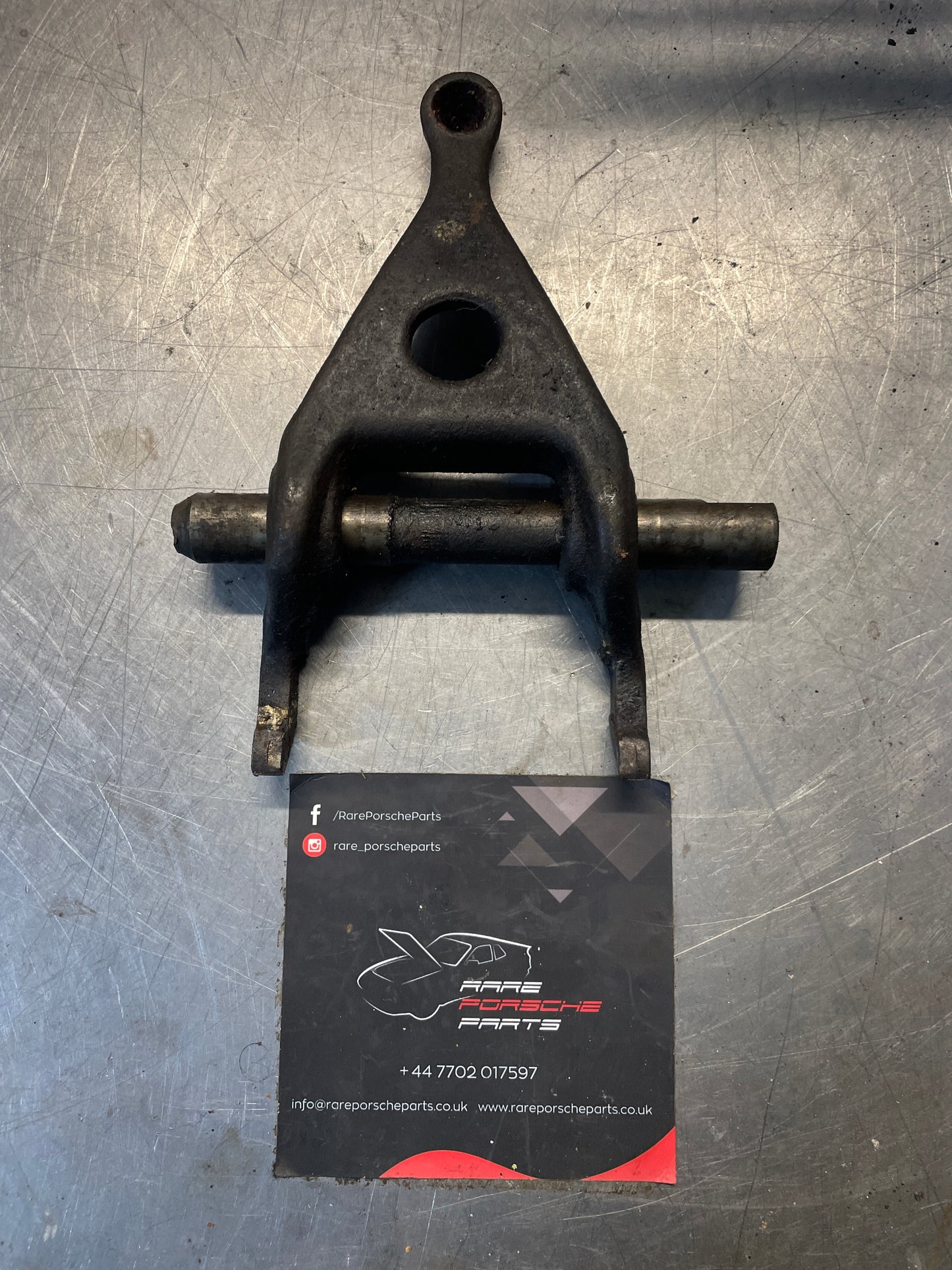 Porsche 944/S2/968. Clutch release fork 9311168351R, used