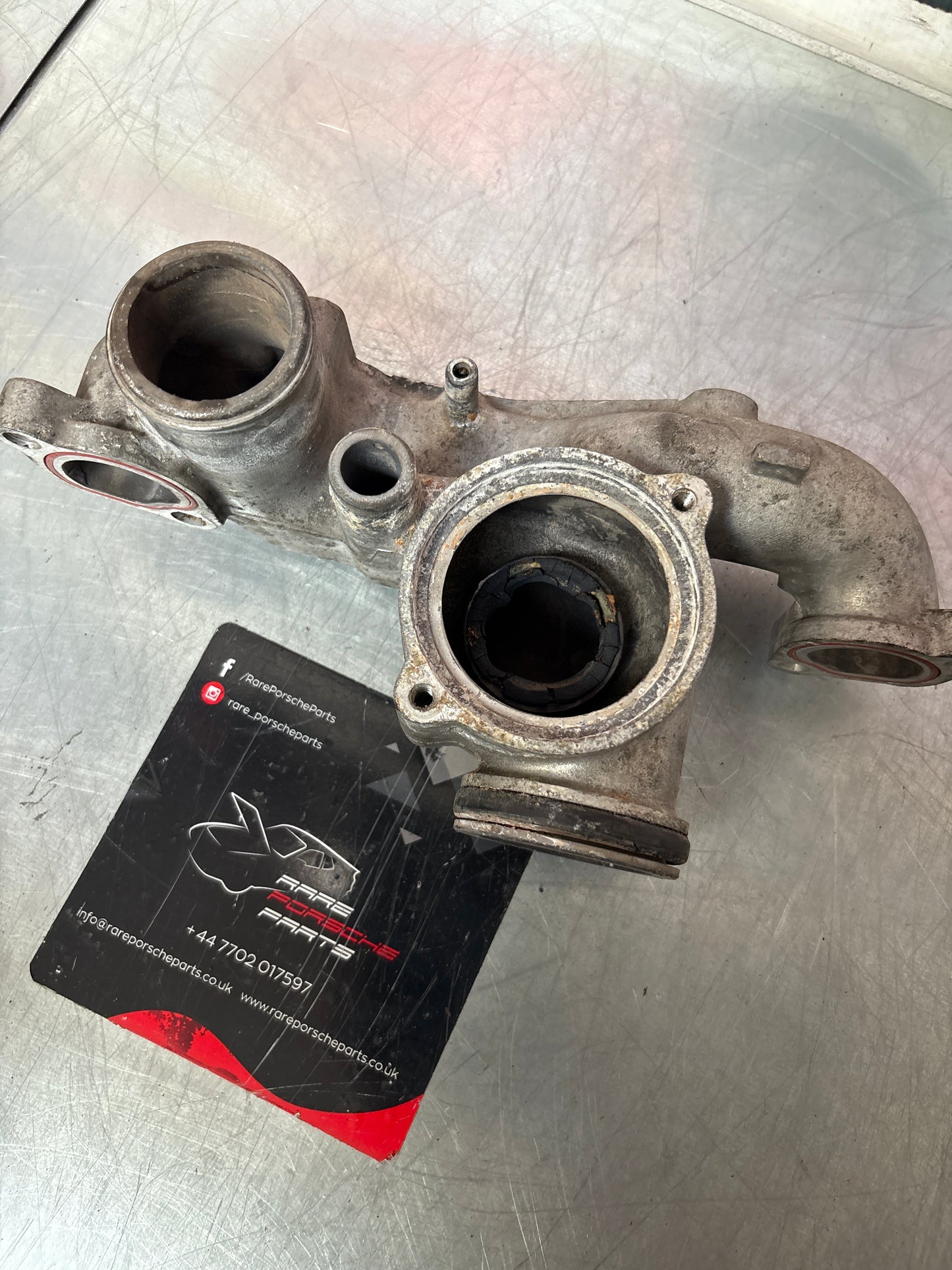 Porsche 928 85.5- thermostat housing, used 9281061651R