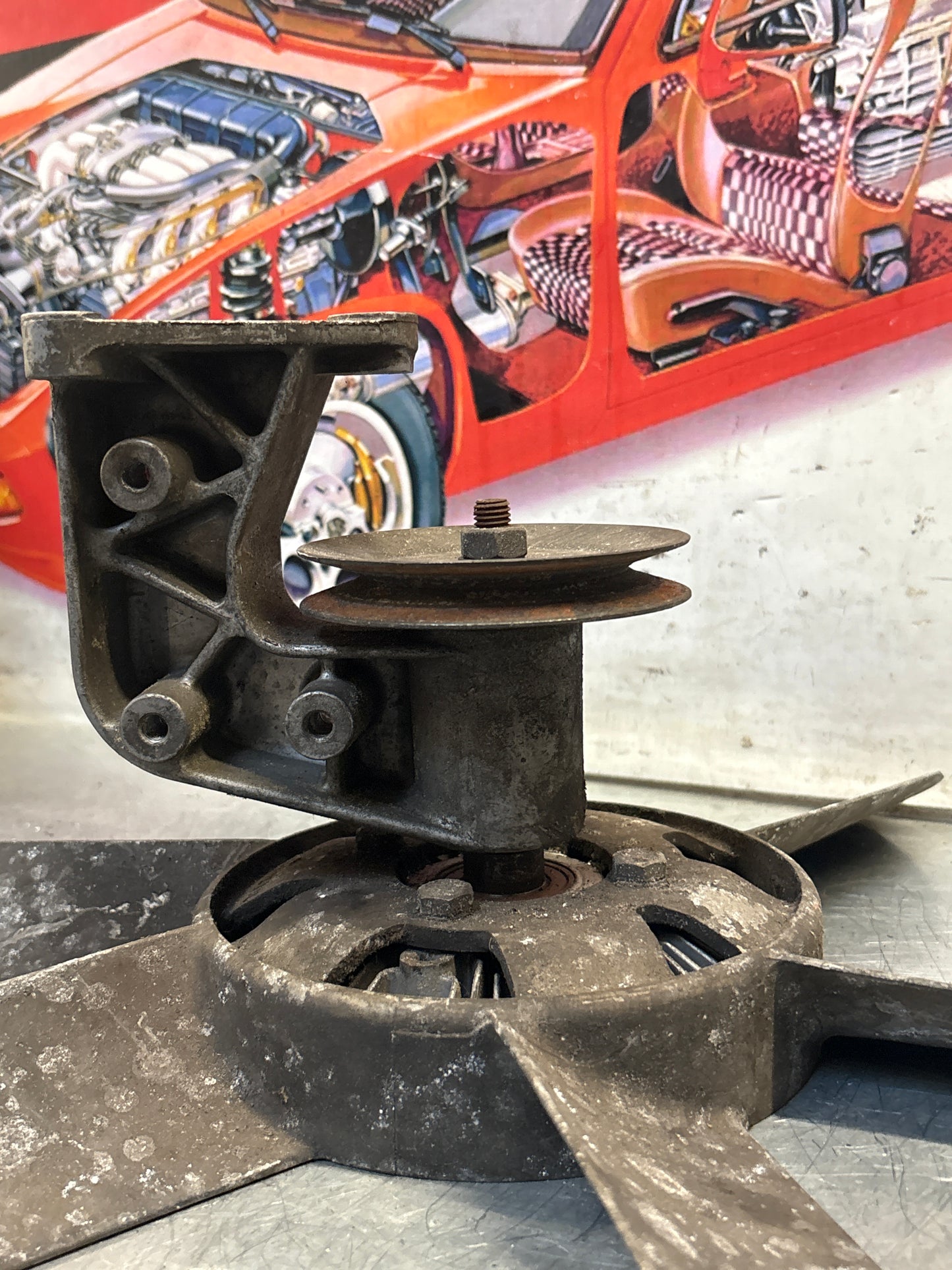 Porsche 928 Engine cooling viscous fan with bracket used 92810613701, 9281061101R