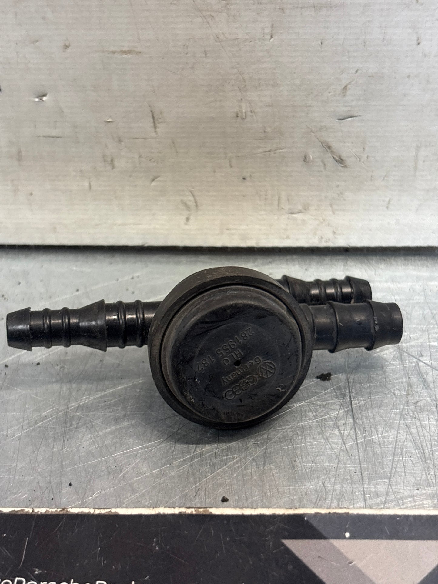 Porsche valve 911 / 928 / 944 / 964 / 968 281955187 used