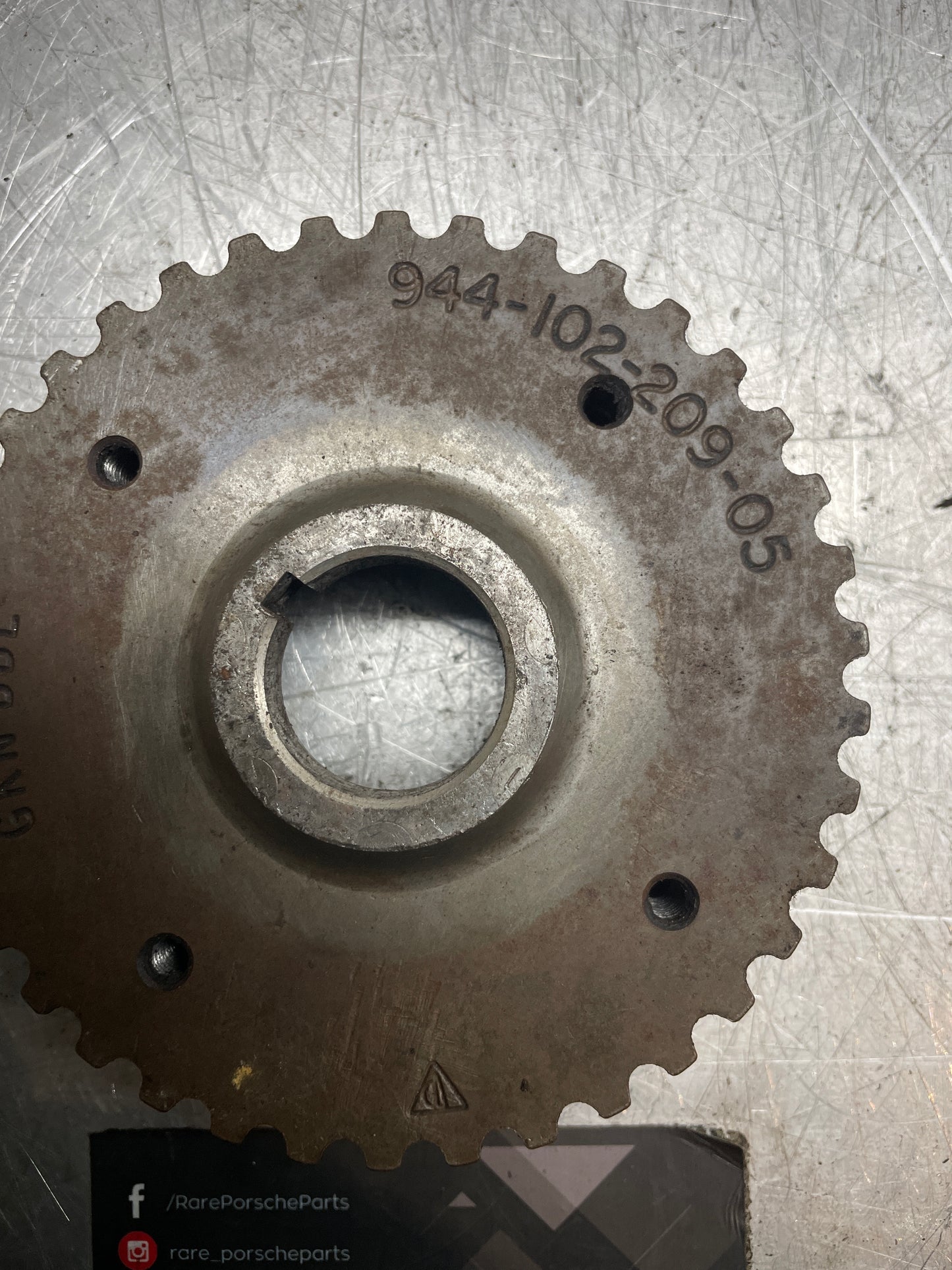 Porsche 944 924S Crankshaft drive gear, pulley 94410220905, used