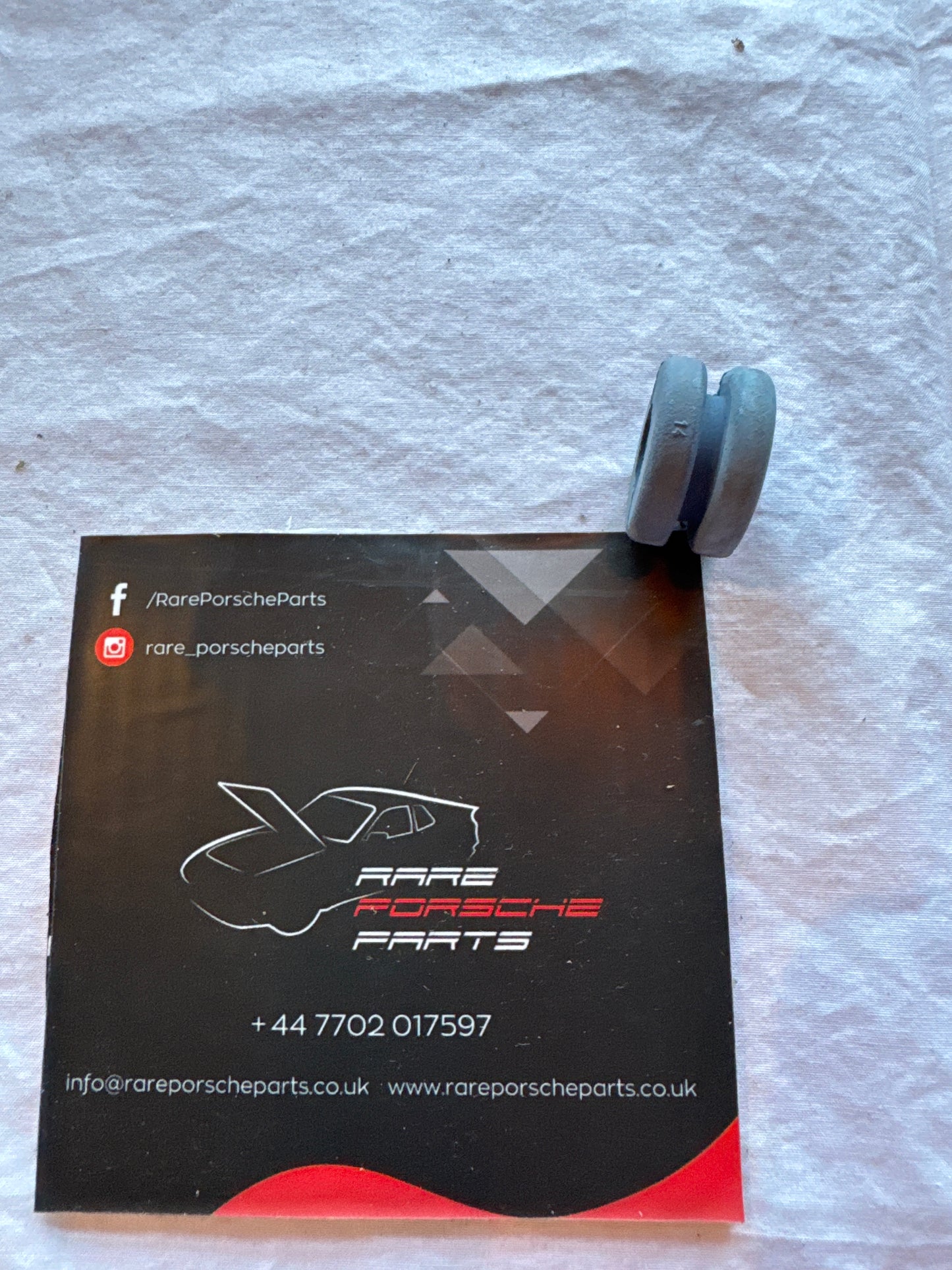 Porsche 944 grommet 99970224640 NOS