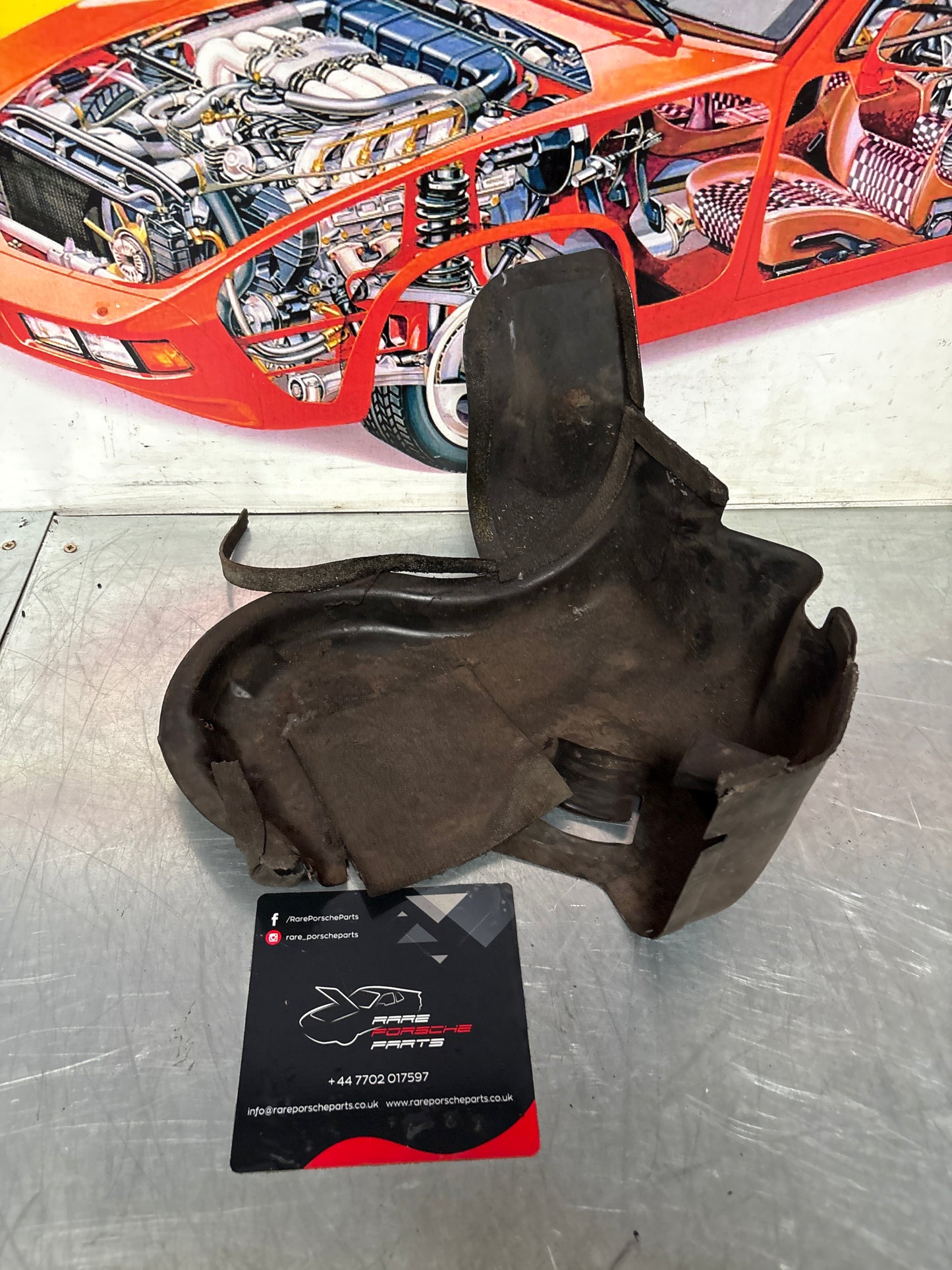 Porsche 968 - fuel pump cover plate 94420133100