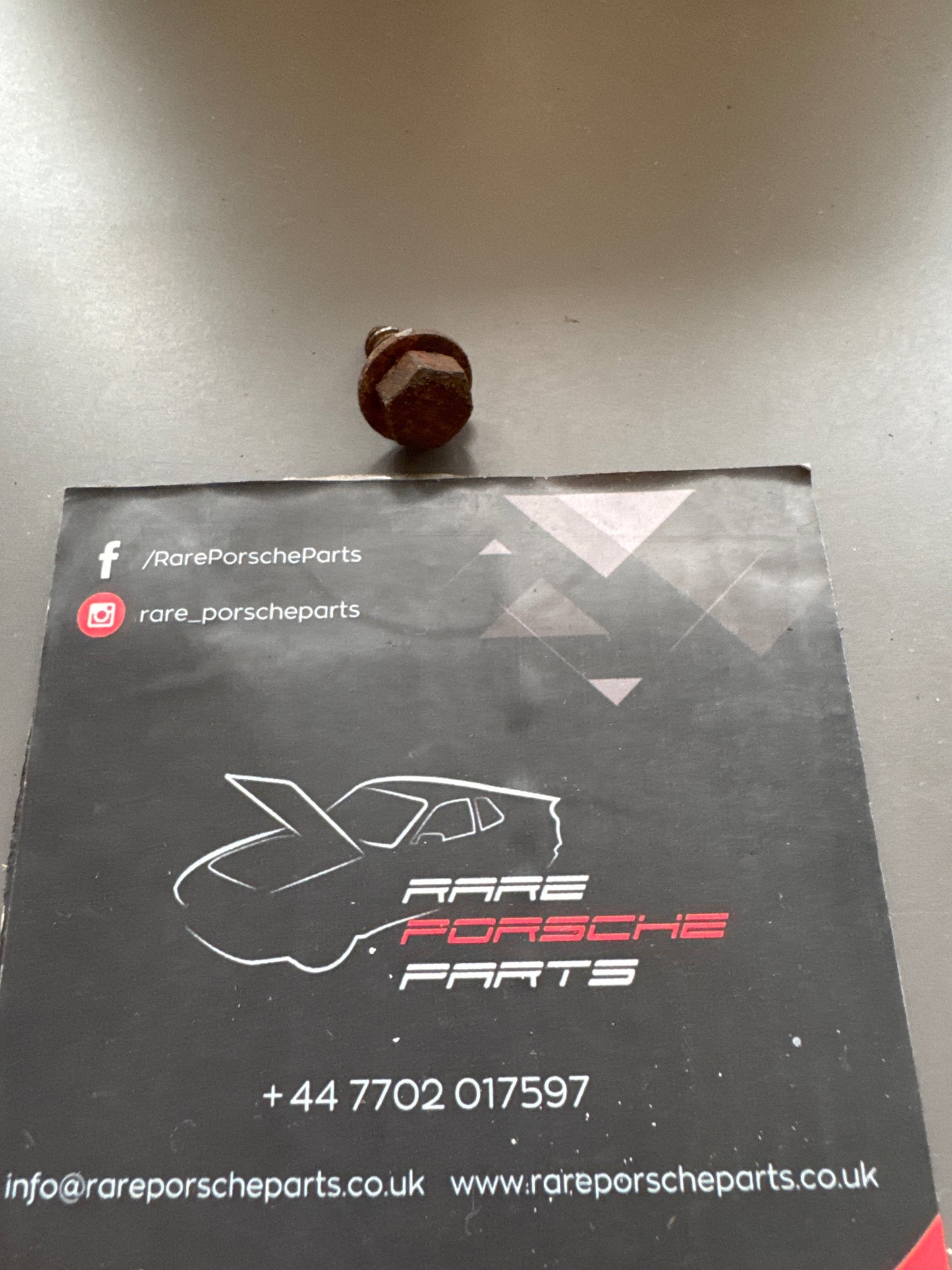 Porsche topping screw N0138911 used
