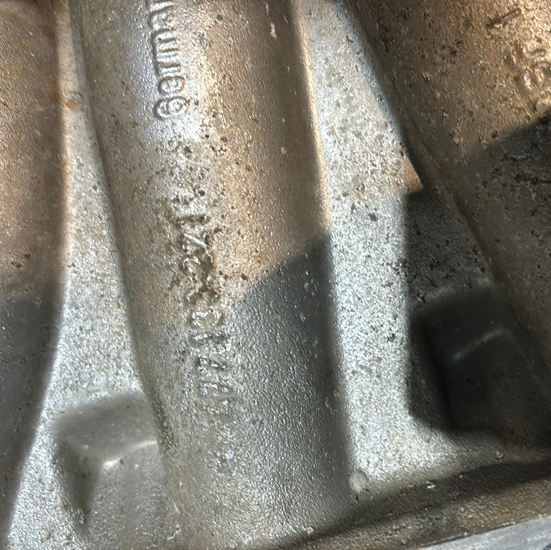 Porsche 924 2.0 N/A gebraucht Ansaugkrümmer 477133221 gebraucht