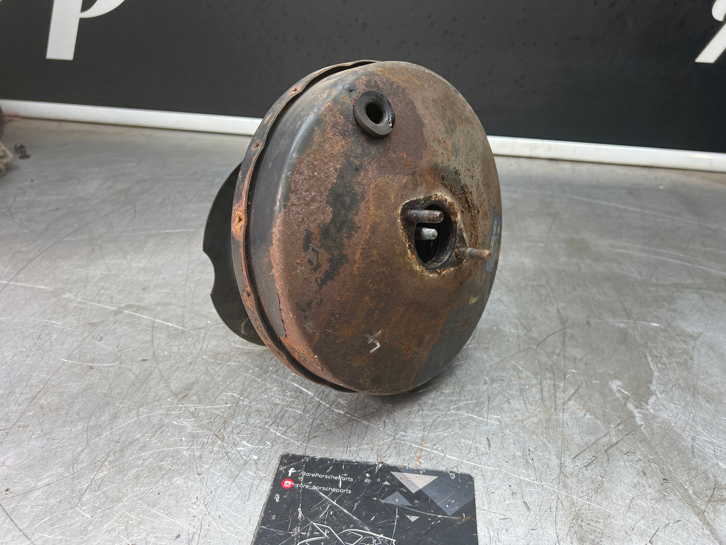 Porsche 944 brake booster, used 95135502711