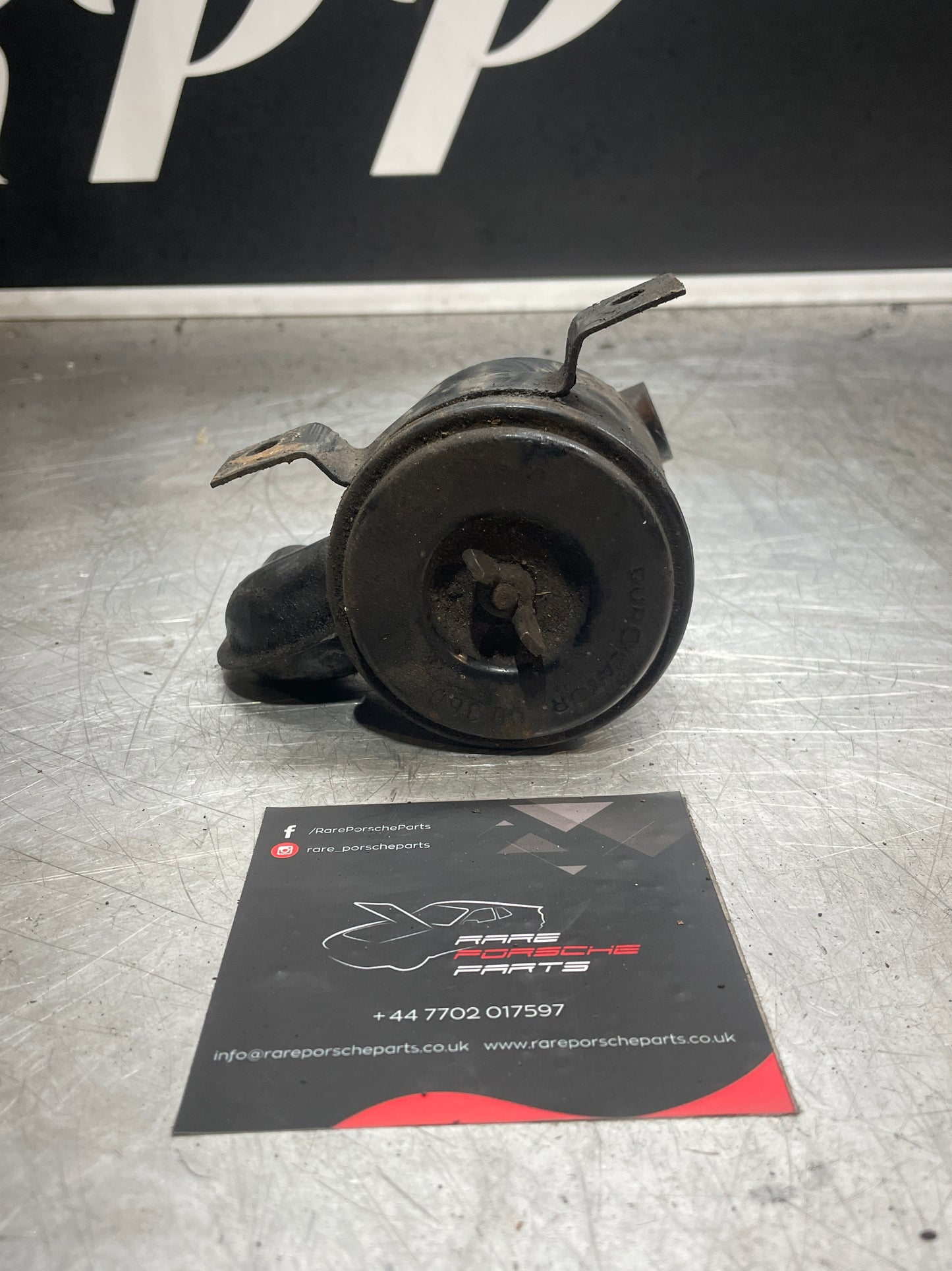 Porsche 928 Smog / Air Pump Air Filter Housing, used 92811314500