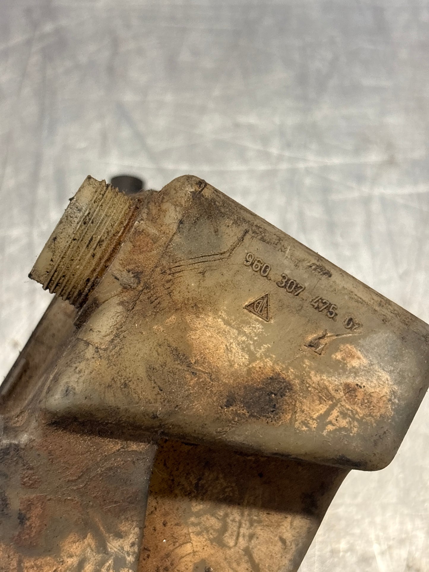 Porsche 928 gearbox fluid reservoir, used 96030747502