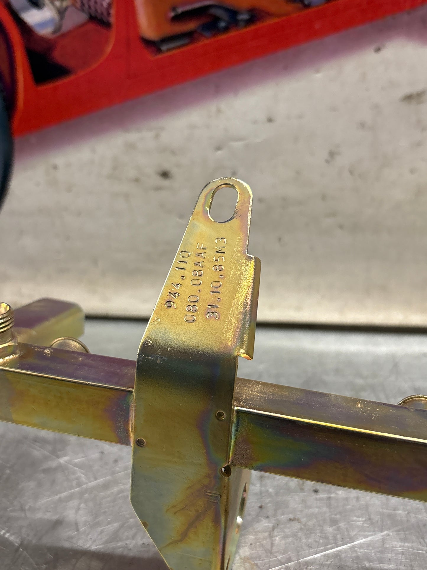 Porsche 924S / 944 2.5 (1986-1989) Fuel Rail 94411008008 refurbished