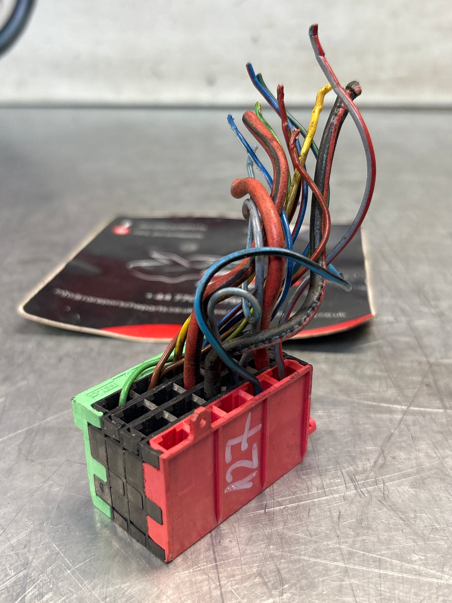 Porsche 944 85.5- fuse box pigtail, used green-red 92861233513