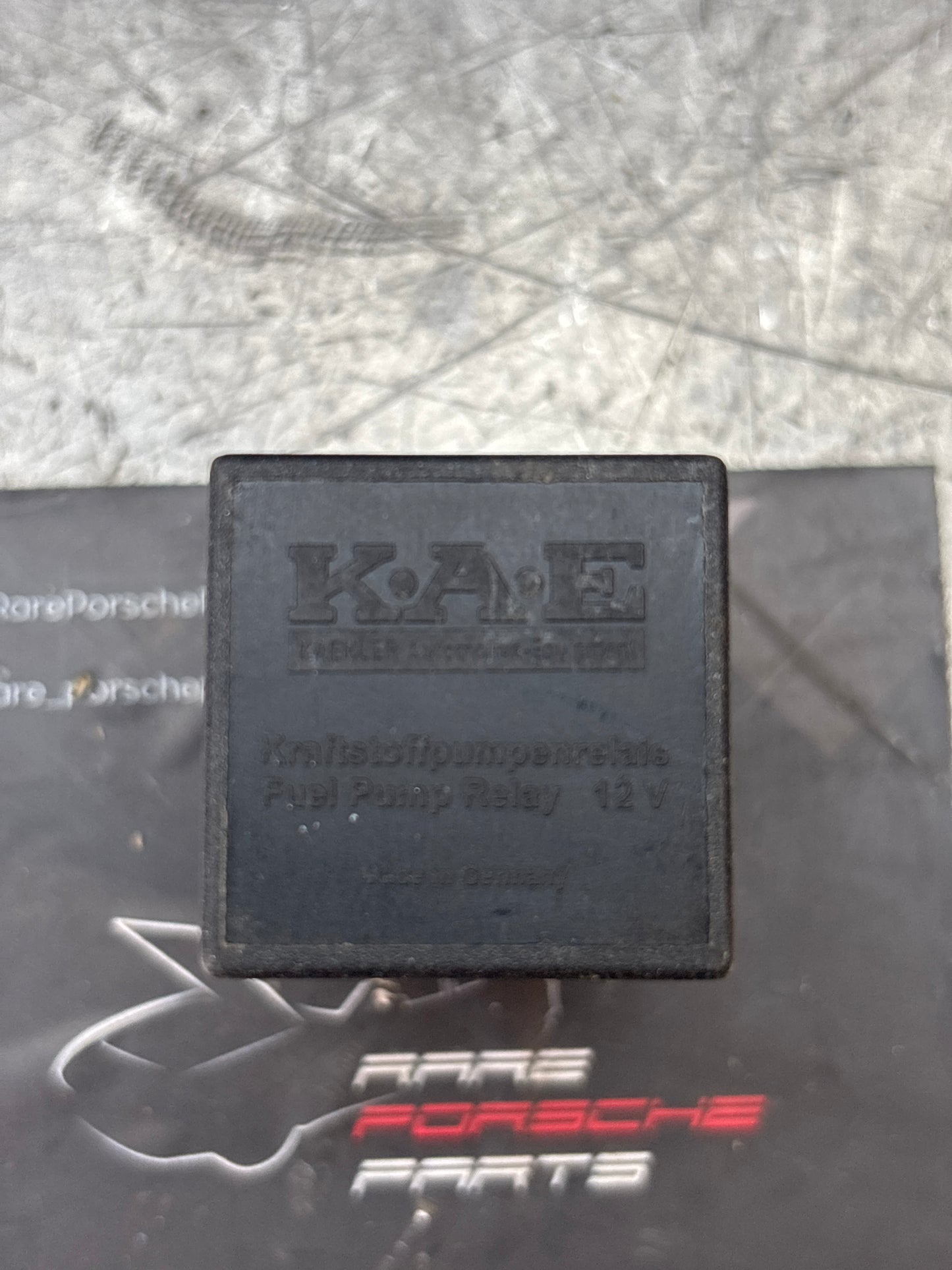Porsche 924 2.0 NA (79 - 85) fuel pump relay 433906059, 3.300.300 used