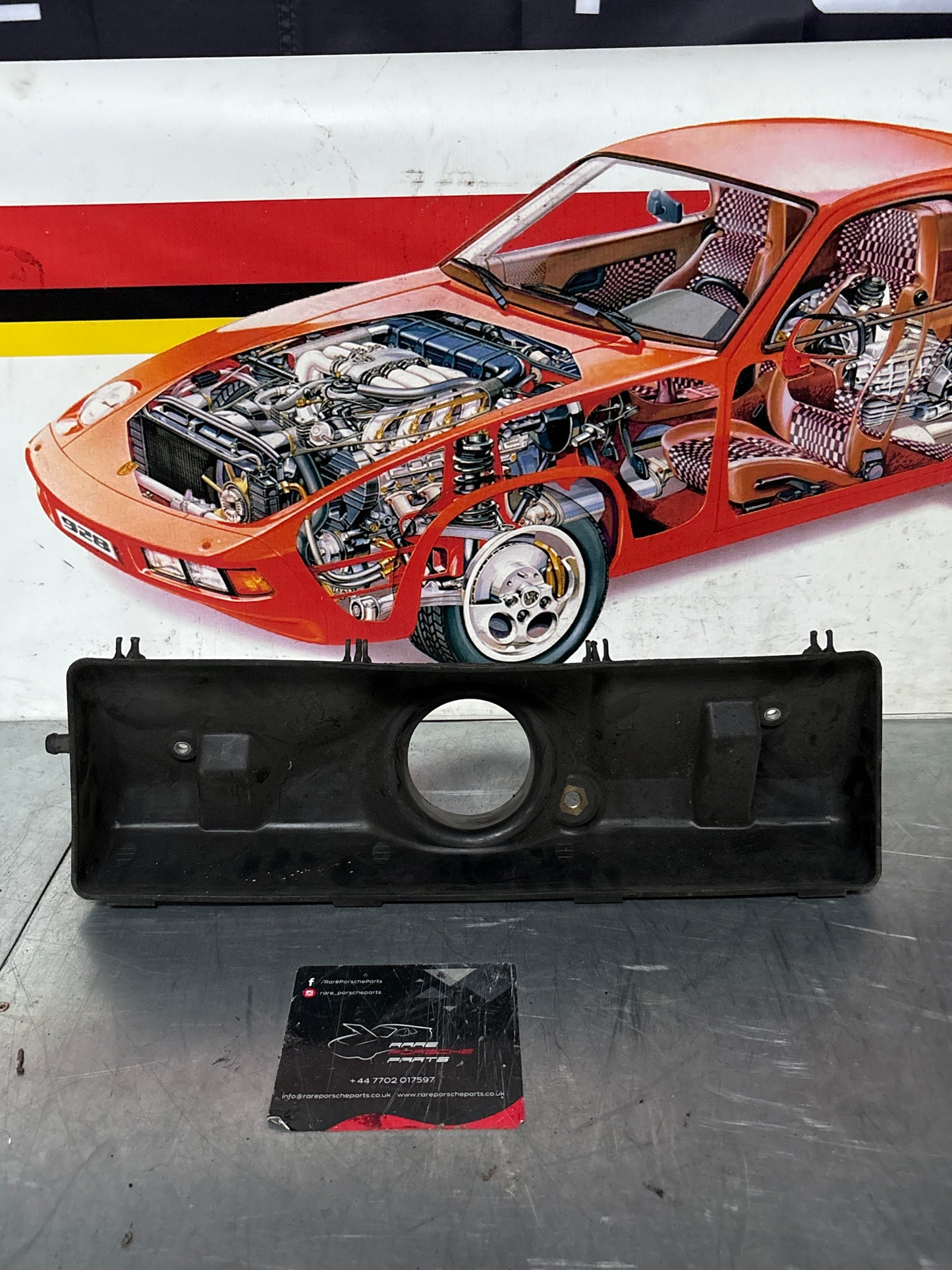 Porsche 928 S2 Air filter housing, damaged, used 92811022901