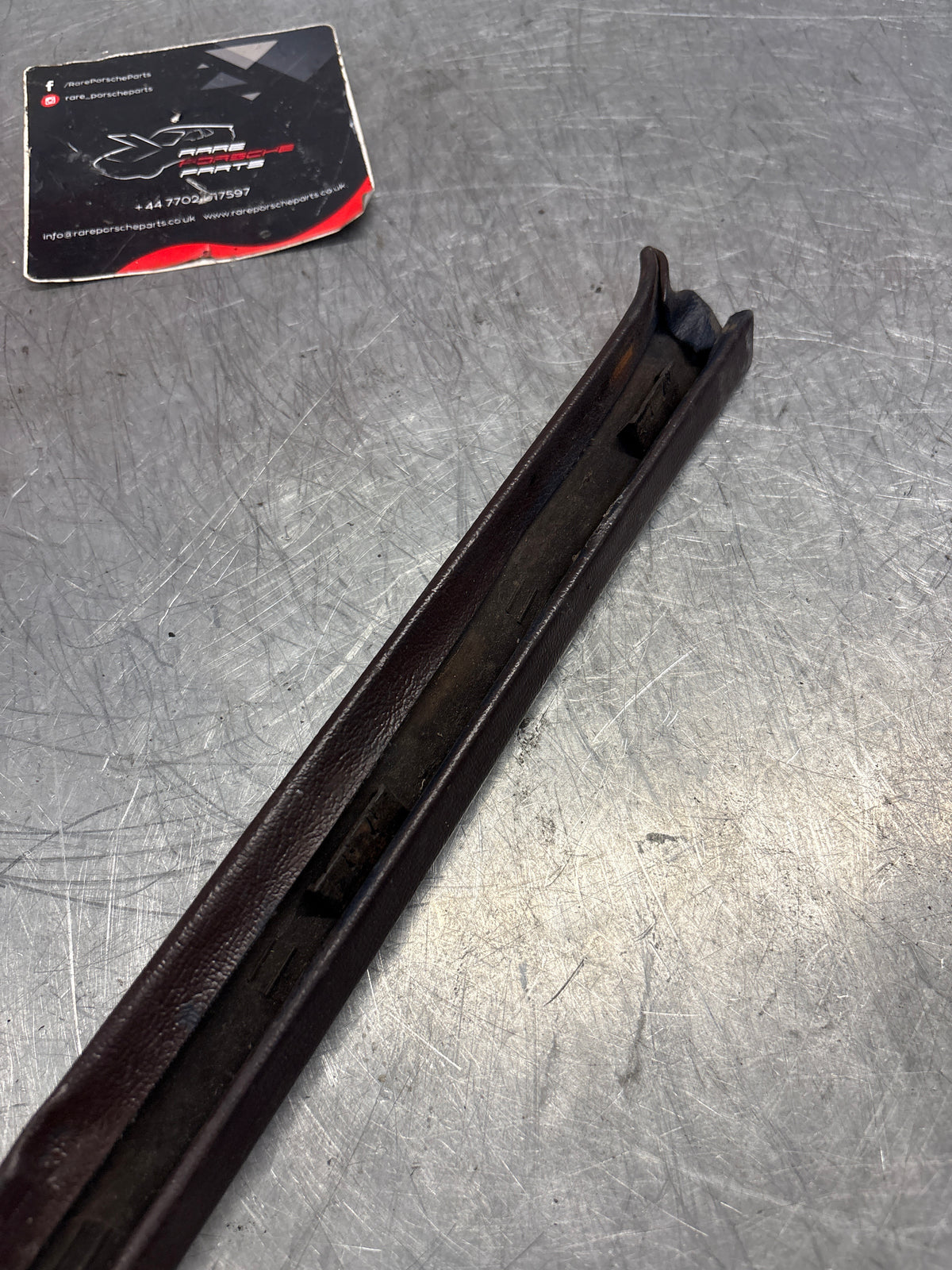 Porsche 928 tailgate trim, right, off side, burgundy, 92855503802, used