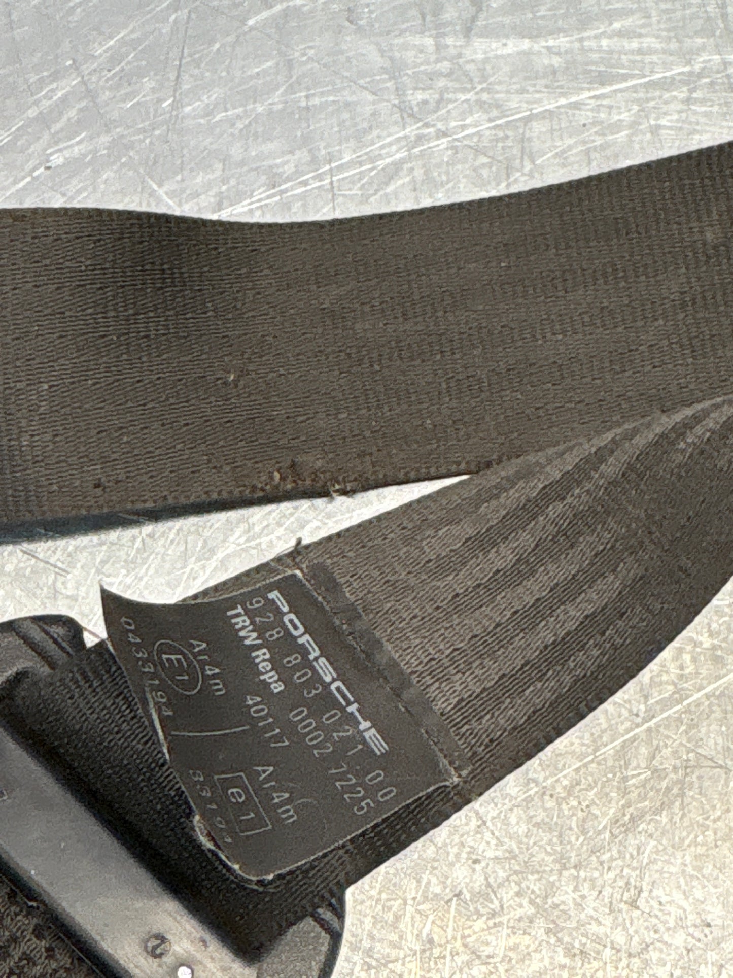 Porsche 928 rear right seat belt 92880302100