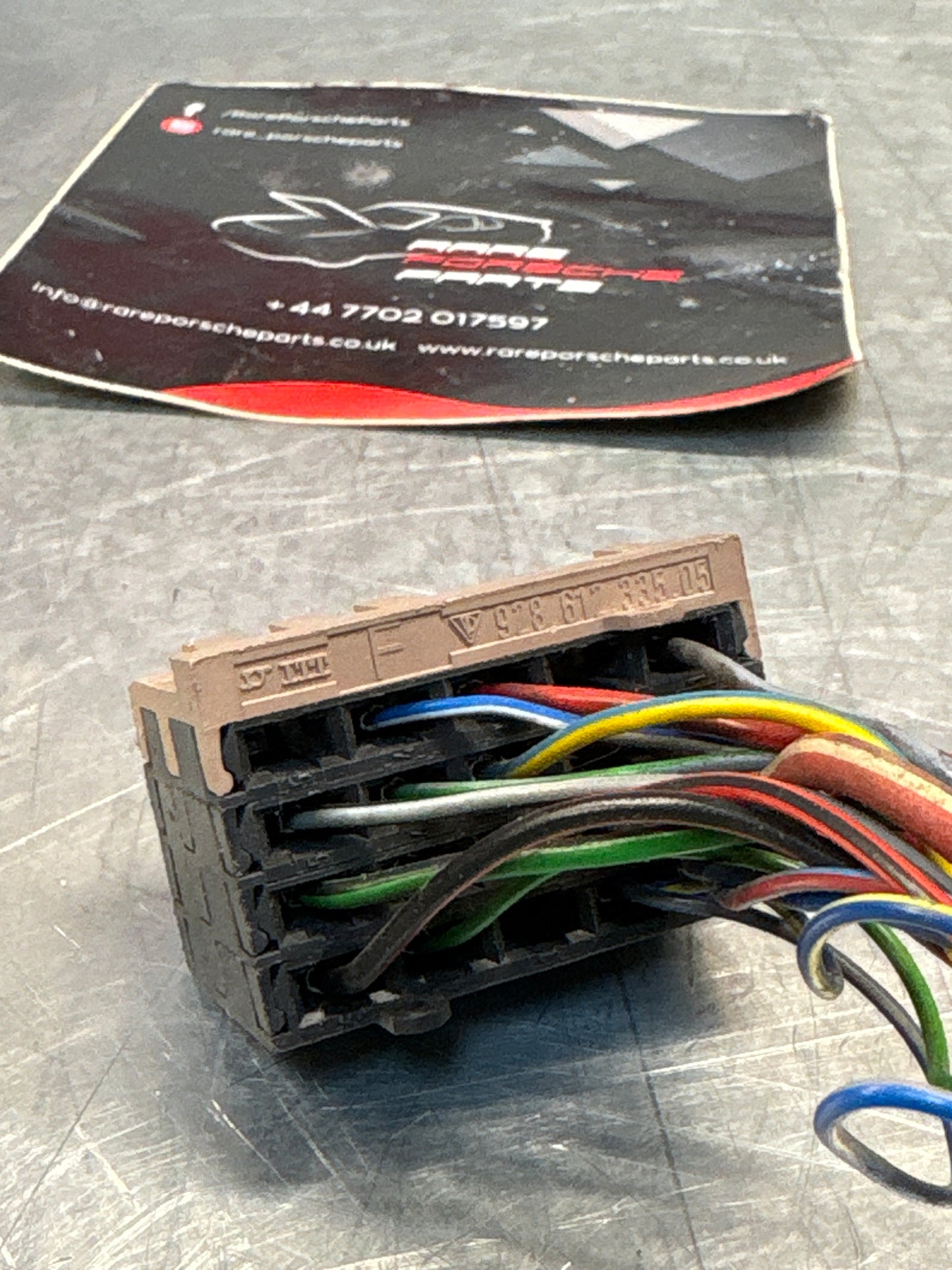 Porsche 944 85.5- fuse box pigtail, used brown 92861233505