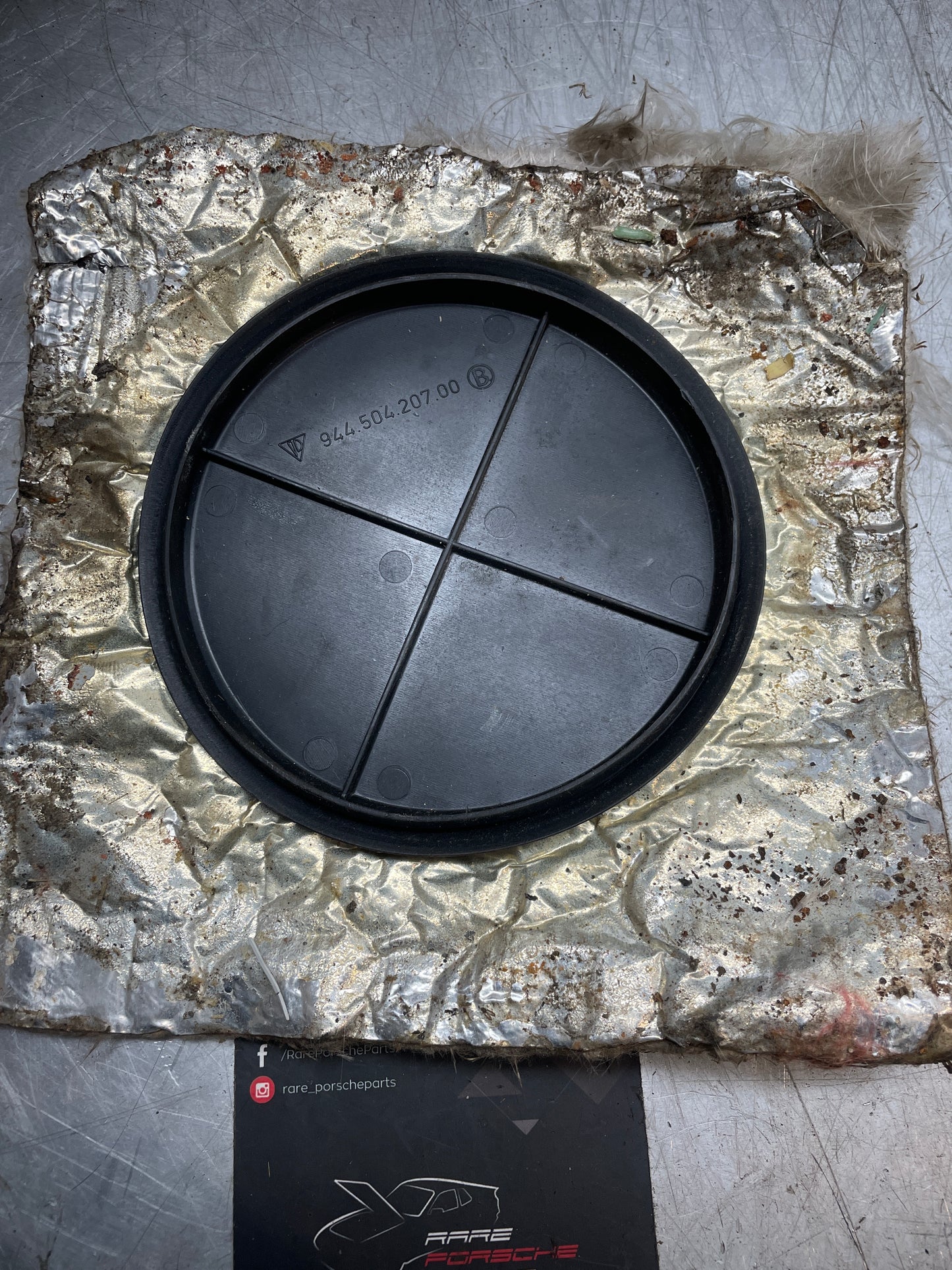 Porsche 944 fuel sender plastic cover with insulation, used 94450420700