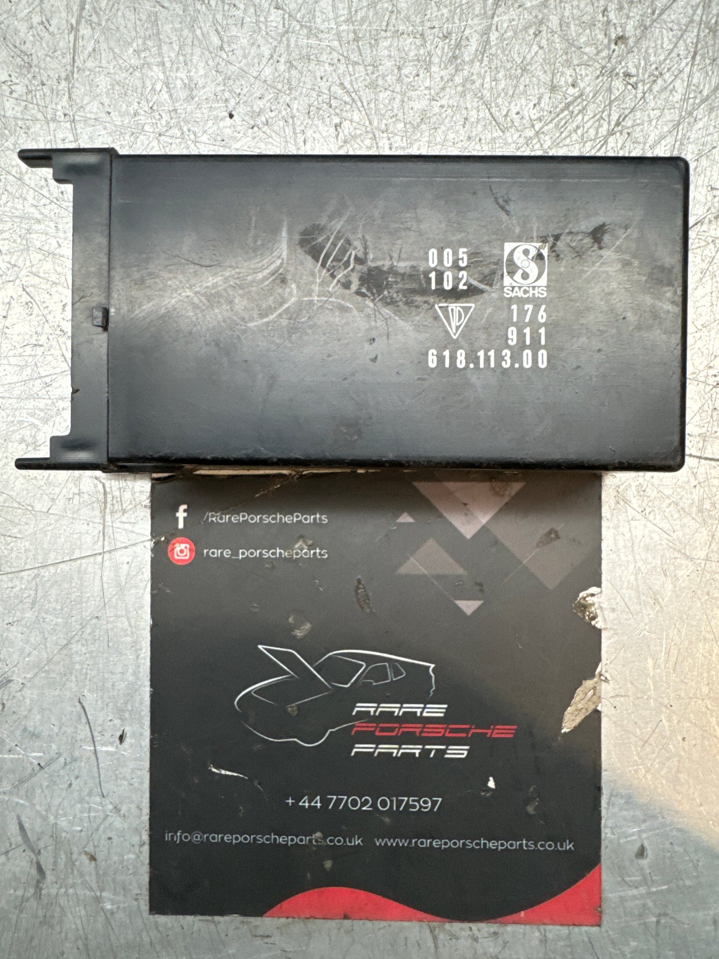 Porsche 911/928/944/964 Control Unit Central Locking System 91161811301, used broken housing