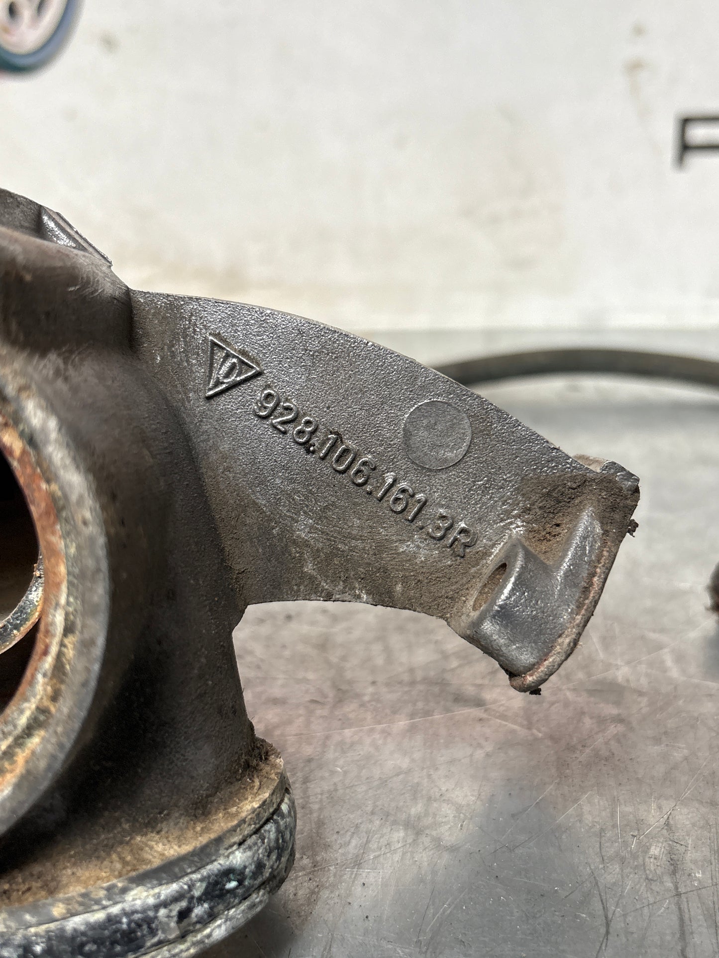 Porsche 928 thermostat housing, used 9281061616R