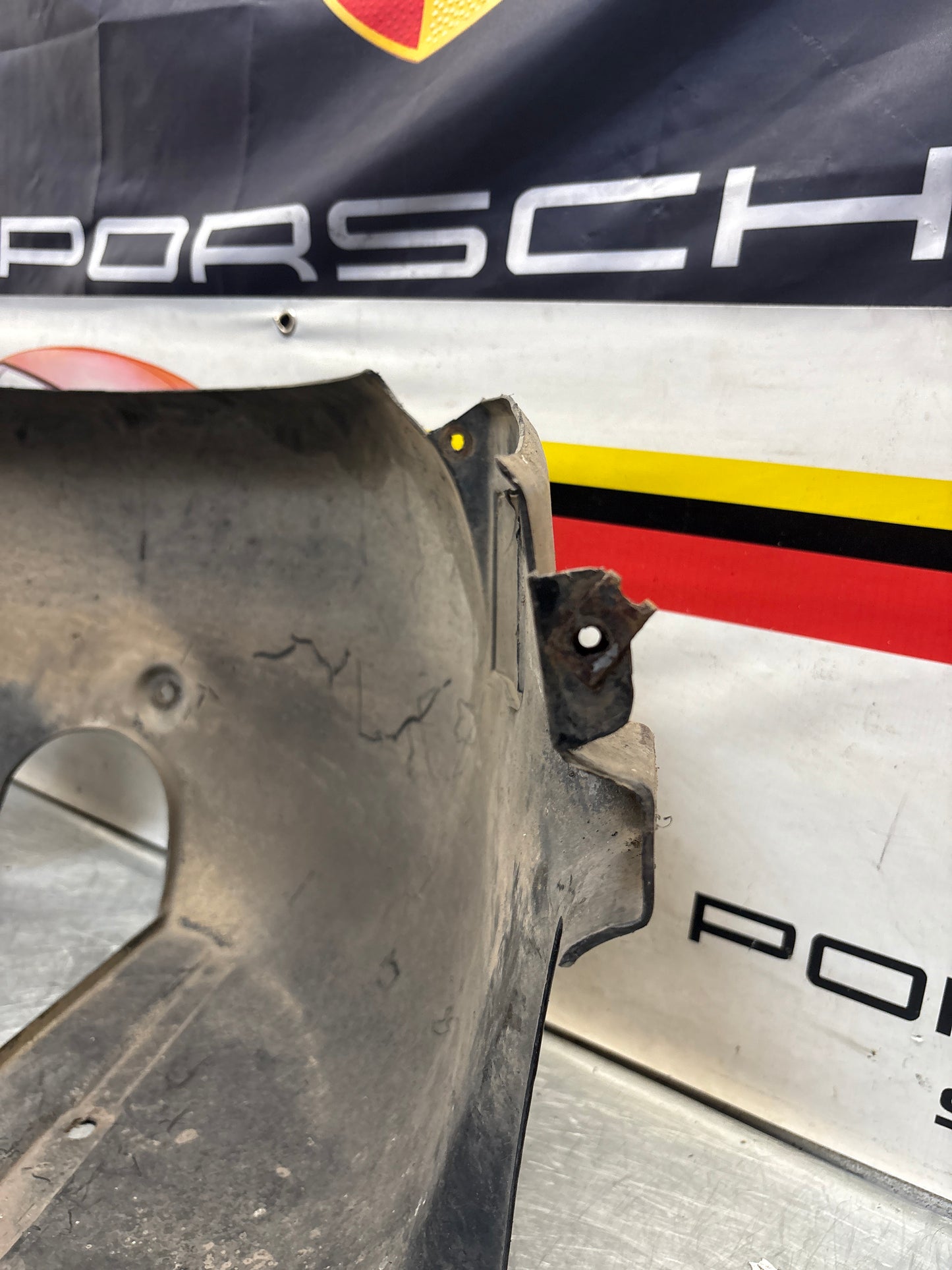 Porsche 944 from 85.5 arch liner Right, 94450438201, used