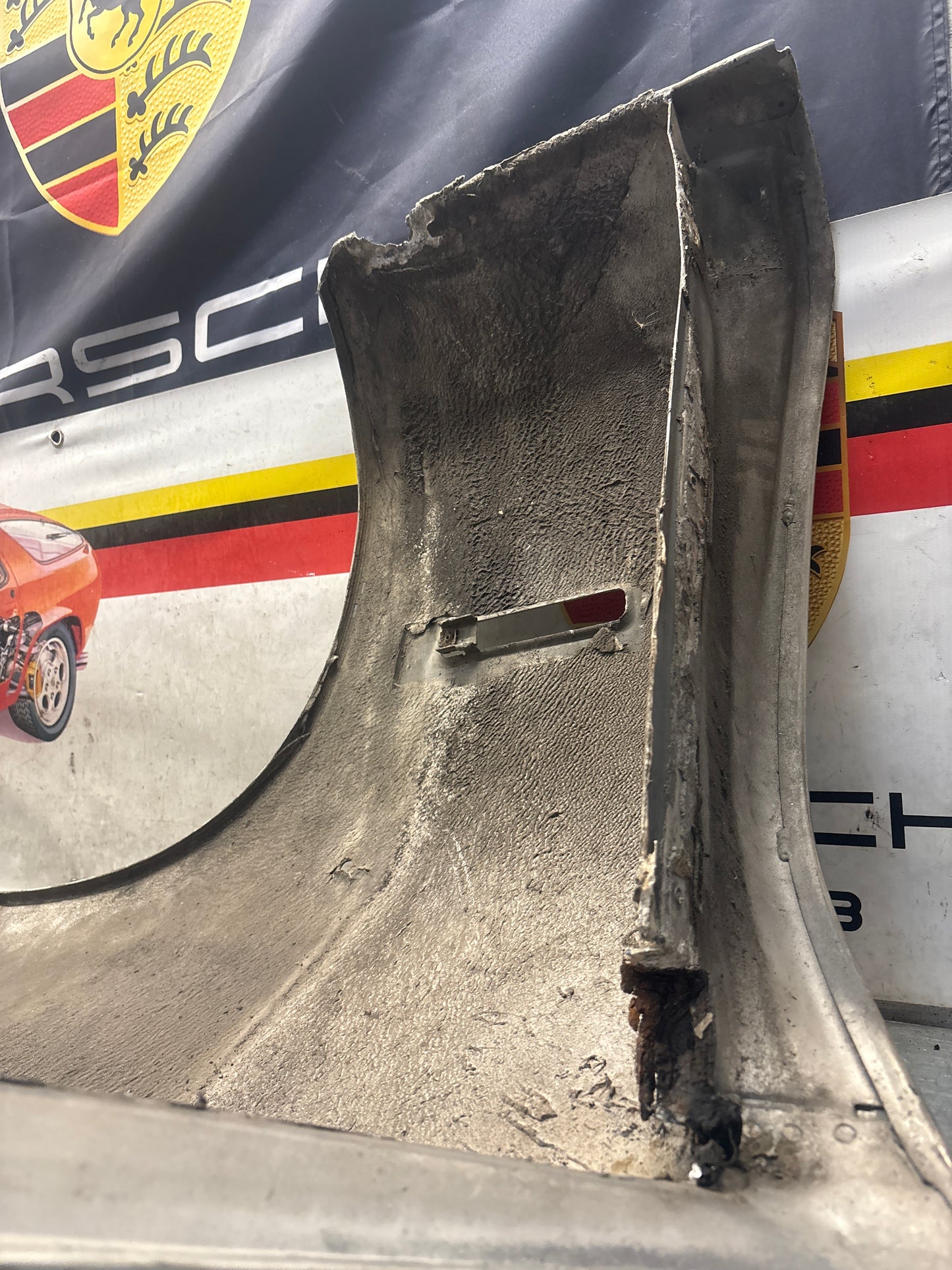 Porsche 928S front left wing, 92850301103 used