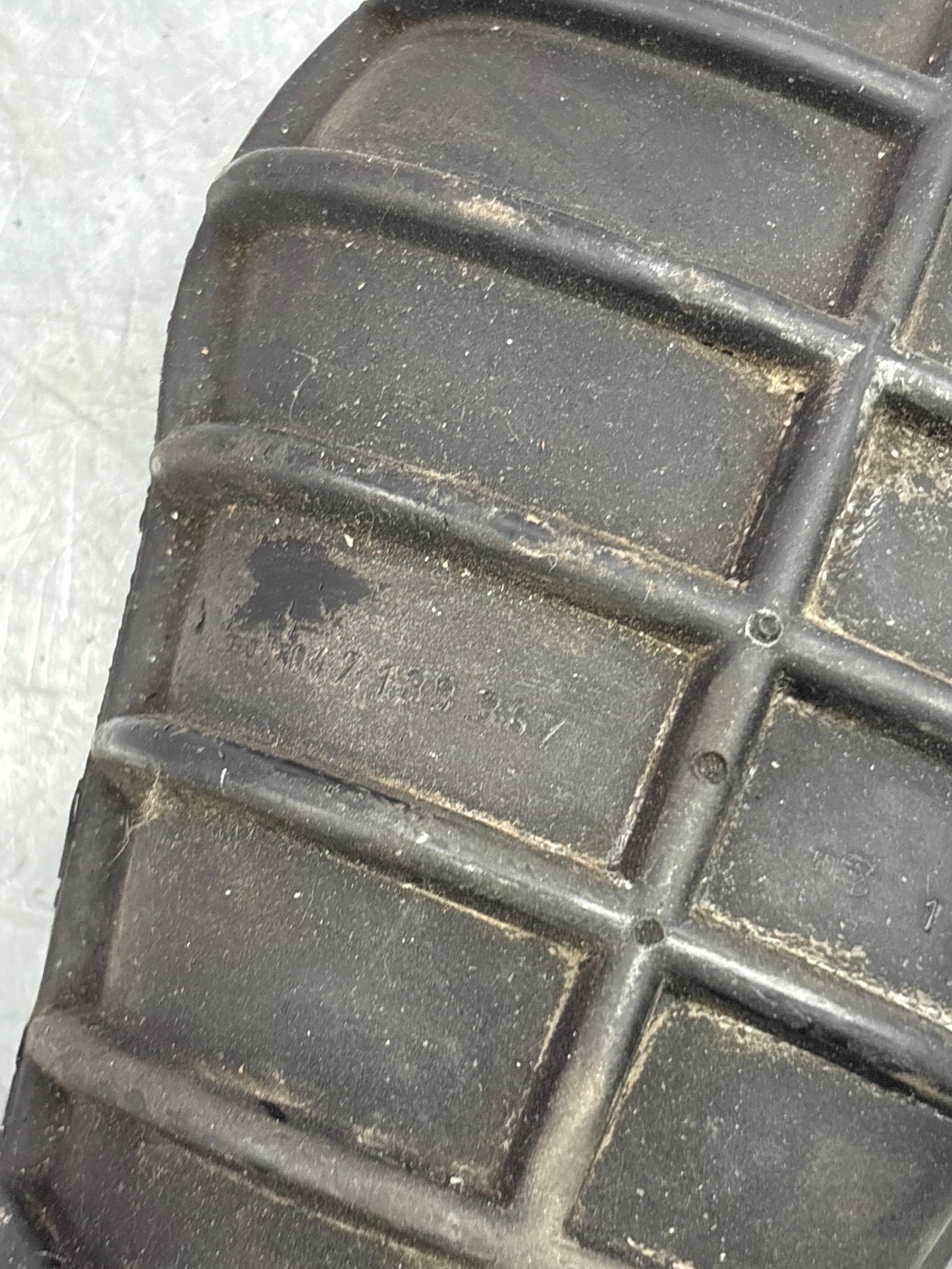 Porsche 924 fuel metering head to air intake 047133367, used