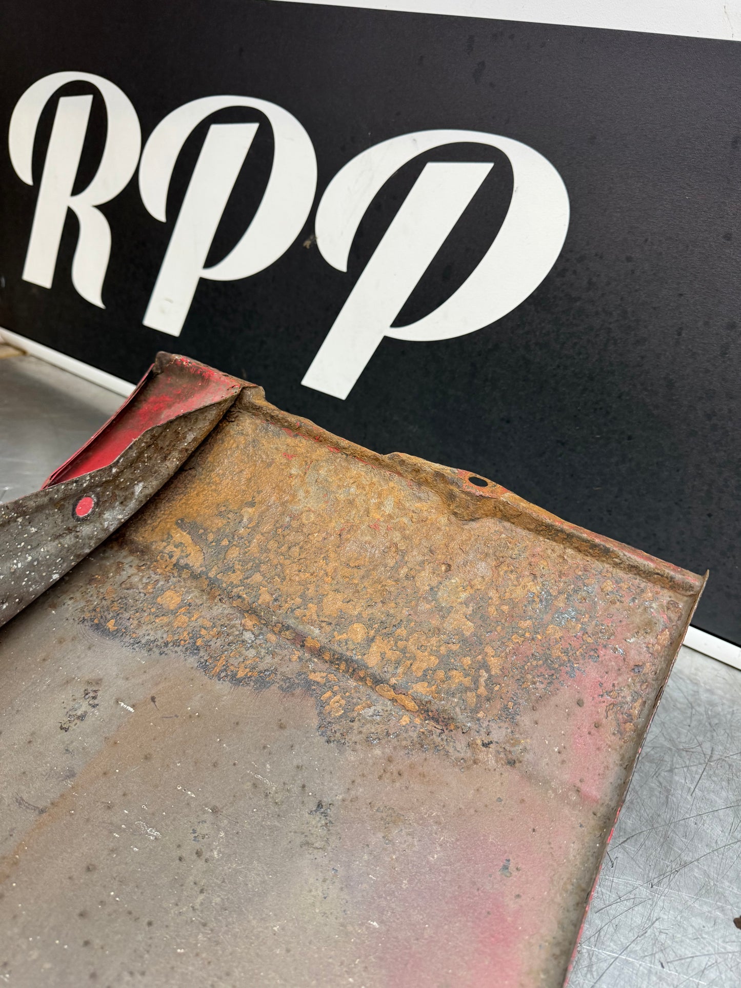 Porsche 924 Front Right wing. 477821022 - Good Condition