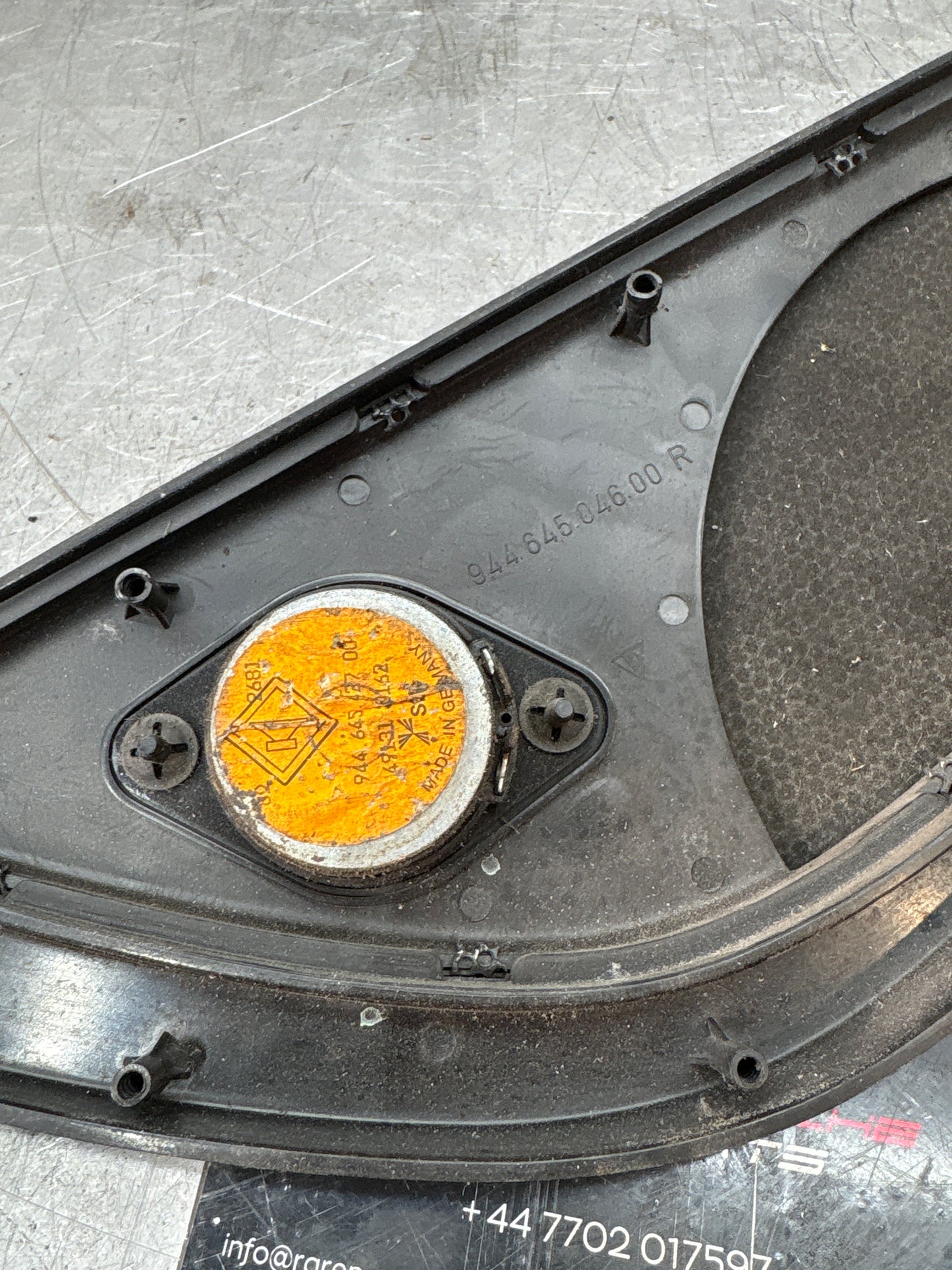 Porsche 944 right side loudspeaker, used, 94464504600 / 94464542700