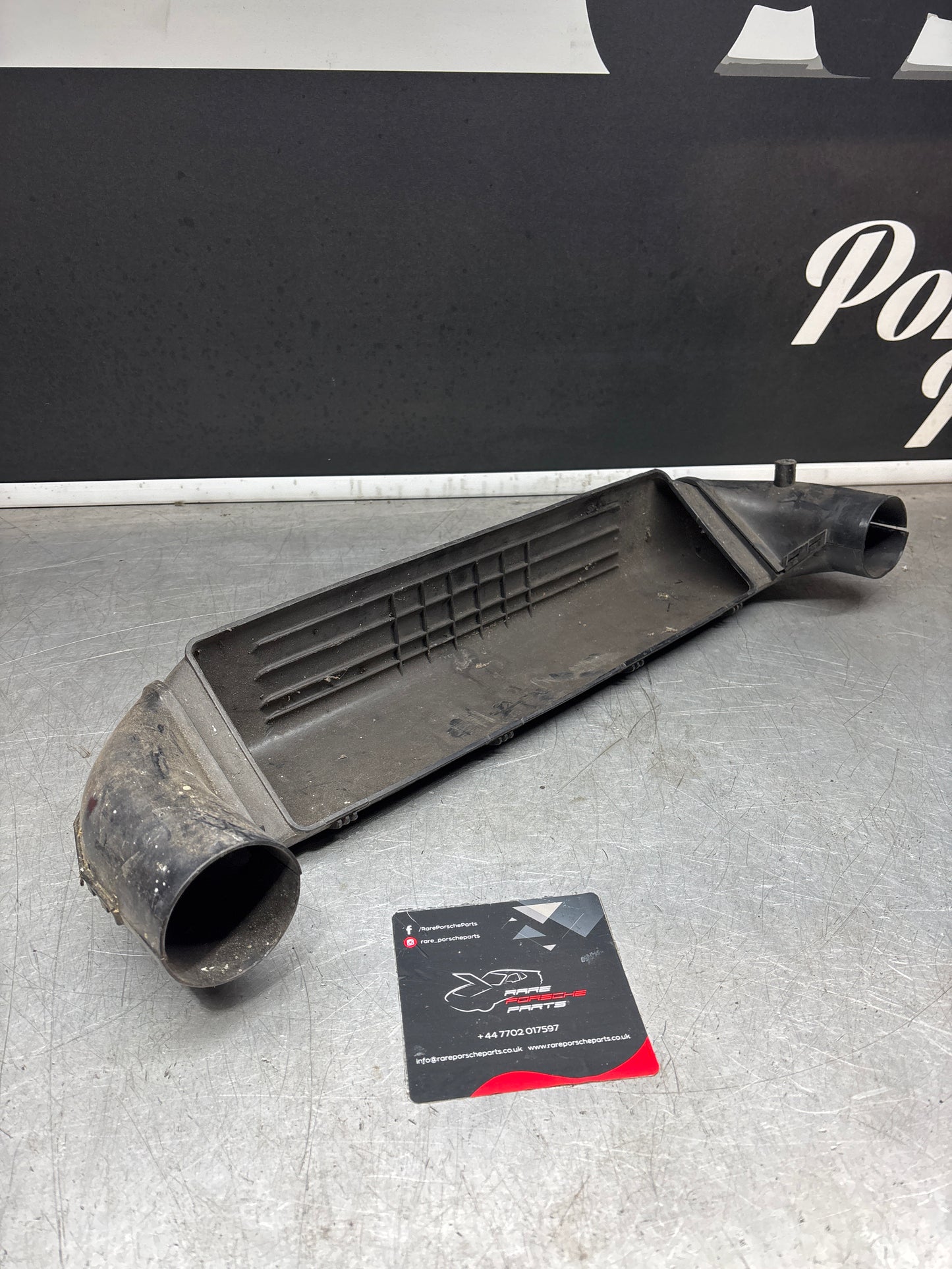 Porsche 928 Air Filter Box top part 92811001630, used