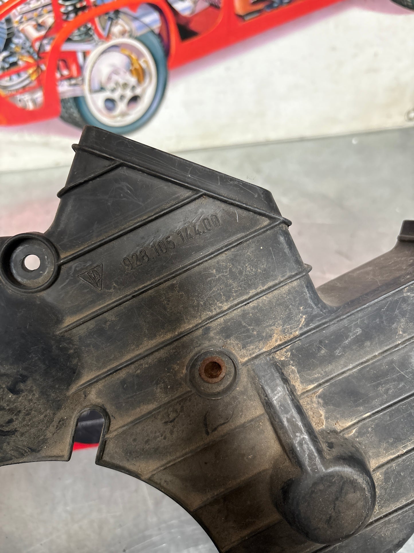 Porsche 928 central cam belt cover, used 92810514400