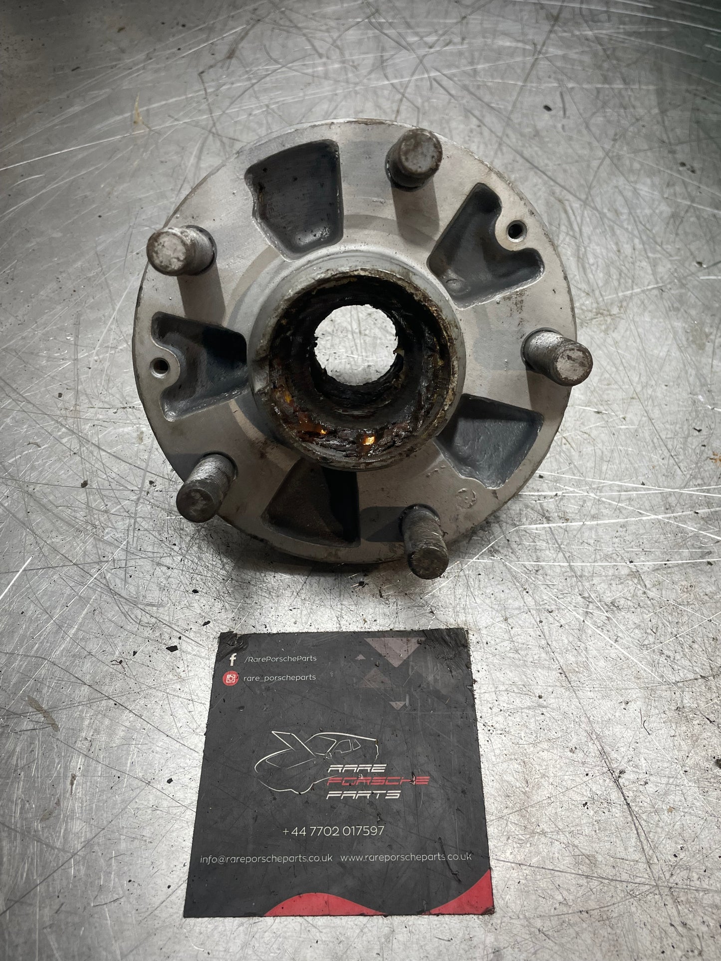 Porsche 944 without ABS front hub 9513416053R, used