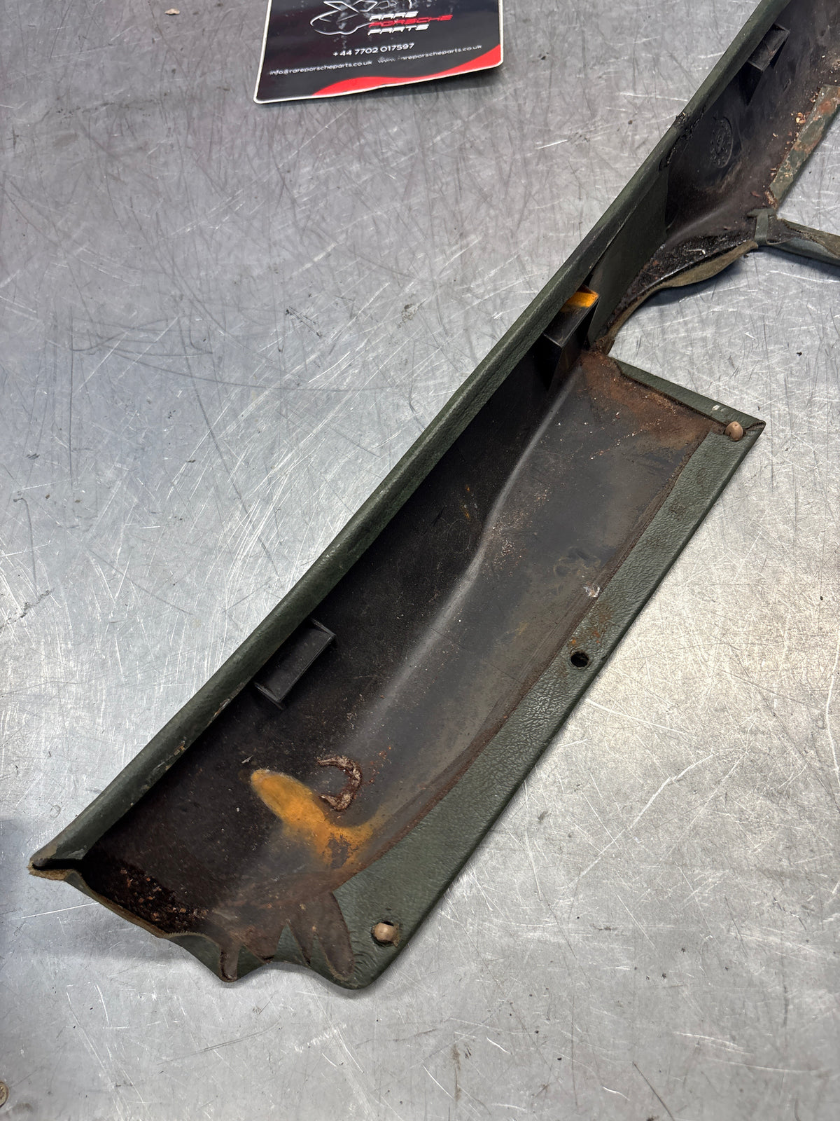 Porsche 928 tailgate interior trim, used, green 92855504705