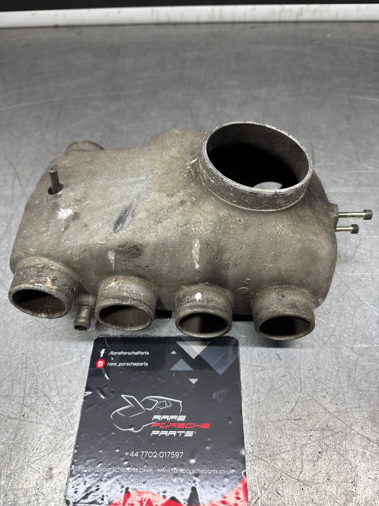 Porsche 928 Used plenum chamber 9281101562R