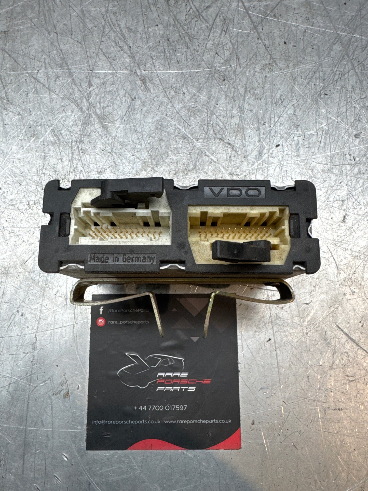 Porsche 964 central indicator computer unit 96464133000 used spares