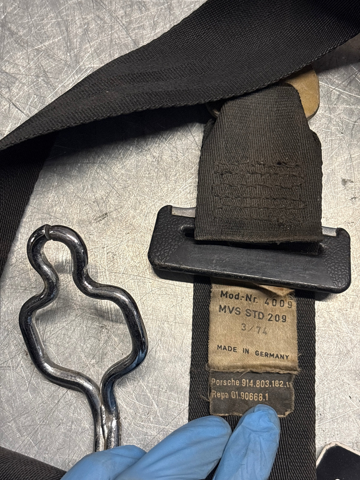 Porsche 914 right side seat belt, used 91480318211