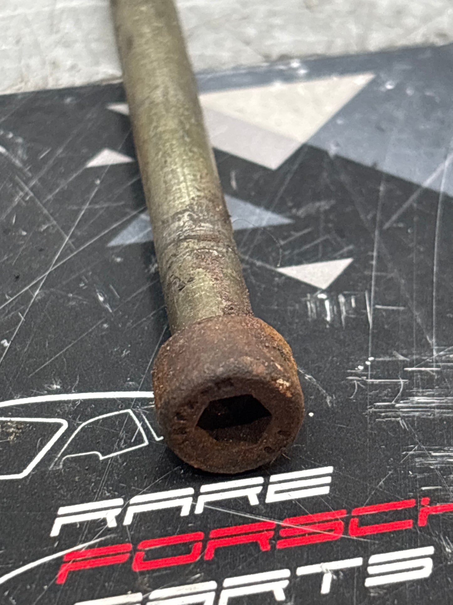 Porsche 924 alternator pen head bolt N0447311, used 8x105