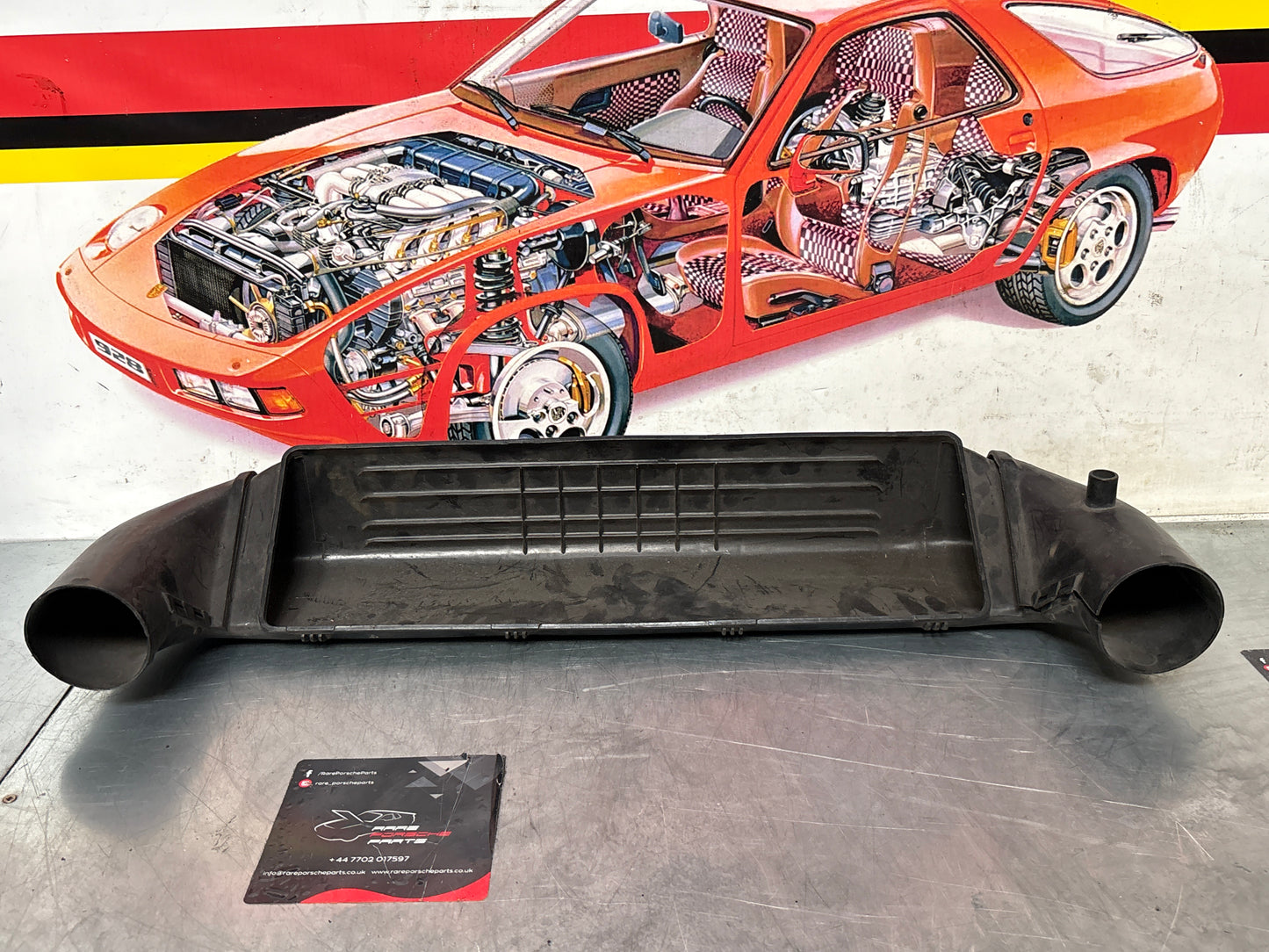 Porsche 928 Air Filter Box top part 92811001638, used